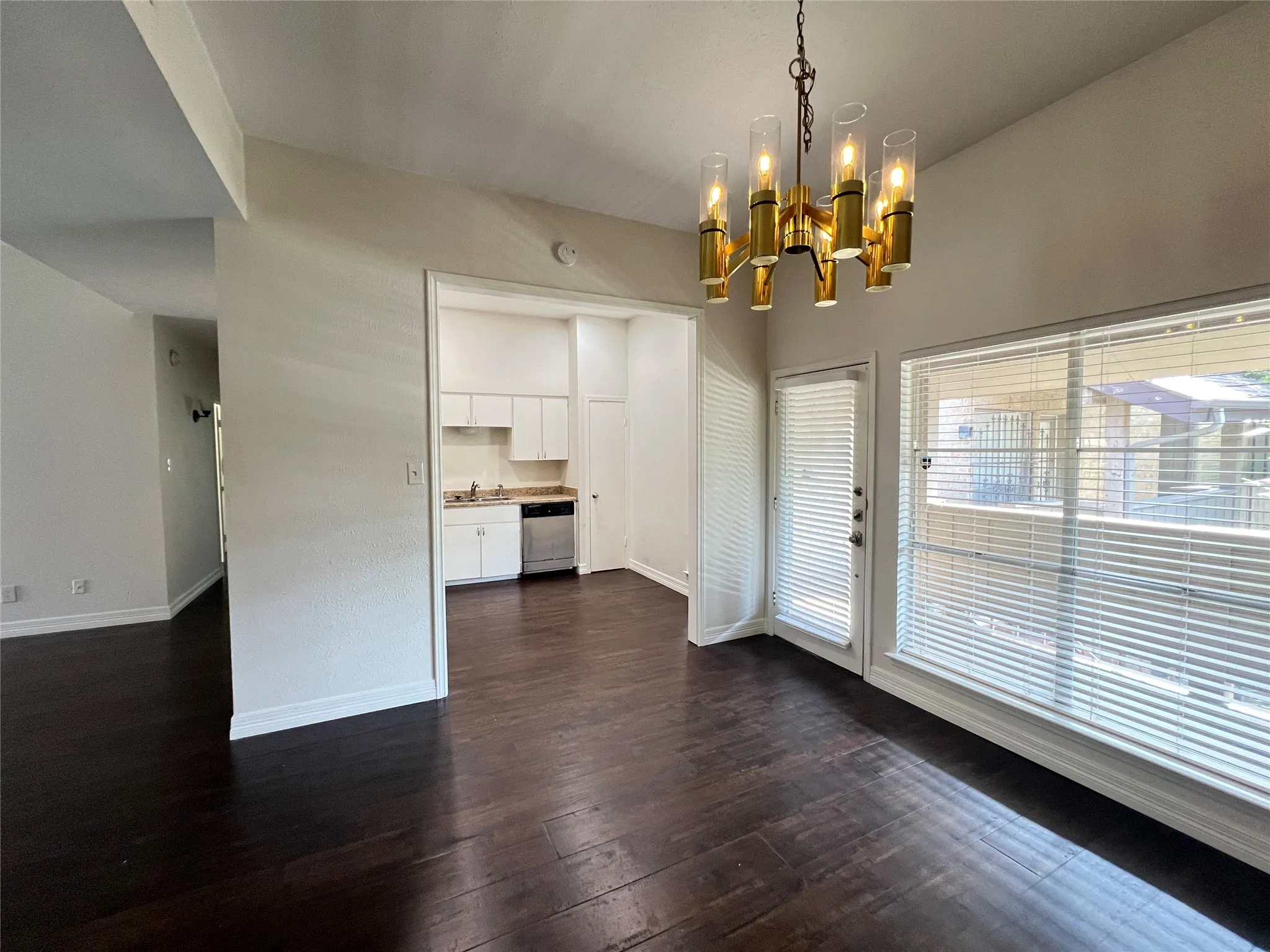 Condominium For Rent in Dallas County , 10432 High Hollows Drive 241, Dallas, Texas 75230, 2 Bedroom, 2 Bathroom, Garage spaces, 1,204 Sqft, built in 1969, mls#21137355, Real Estate Agent in Dallas, Homes For Rent in Dallas county, Homes For Rent in Dallas, Realtor in Dallas Texas, Real Estate Brokerage Independent Realty Texas, Luminita Cordes Realtor