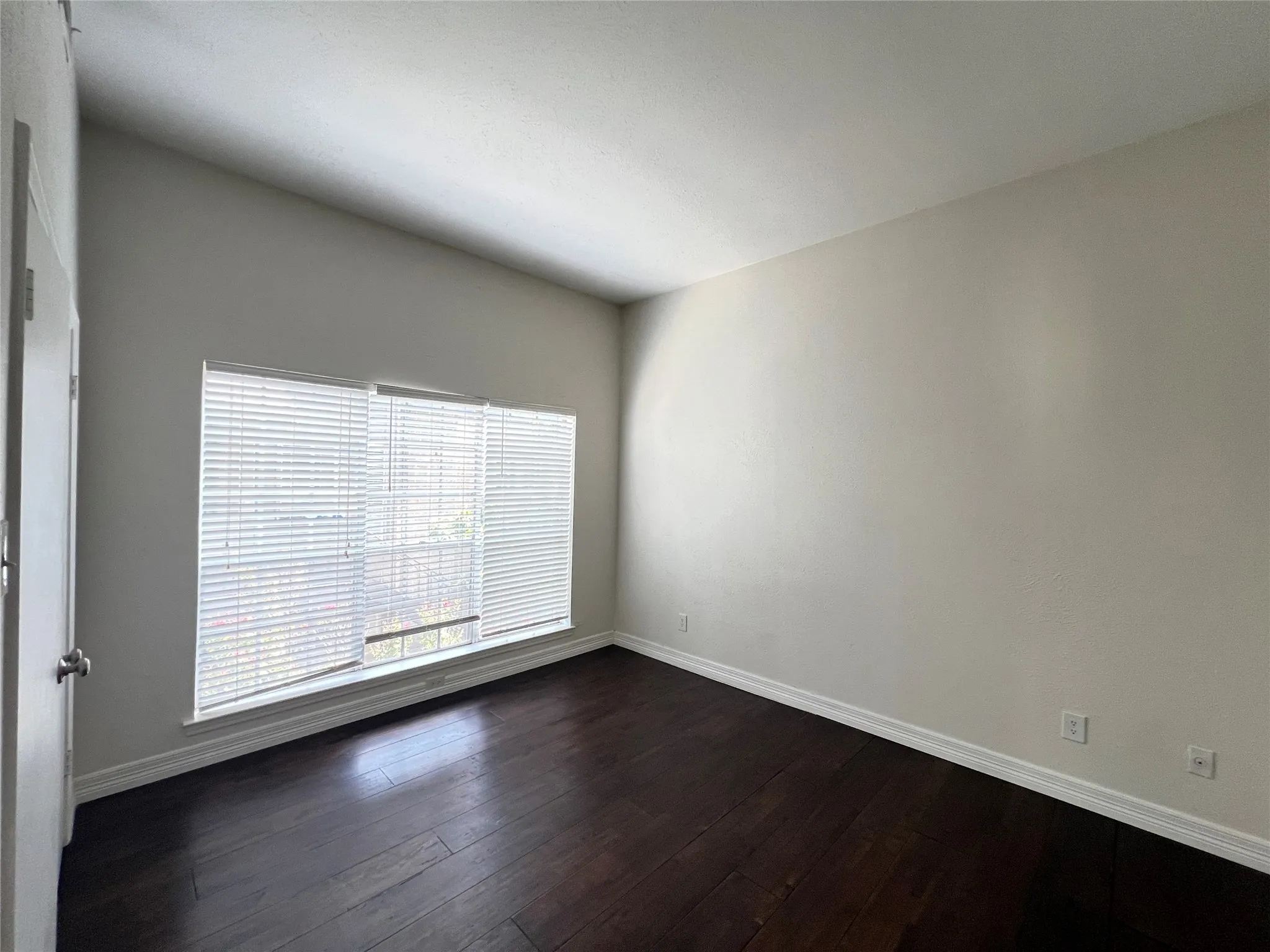 Condominium For Rent in Dallas County , 10432 High Hollows Drive 241, Dallas, Texas 75230, 2 Bedroom, 2 Bathroom, Garage spaces, 1,204 Sqft, built in 1969, mls#21137355, Real Estate Agent in Dallas, Homes For Rent in Dallas county, Homes For Rent in Dallas, Realtor in Dallas Texas, Real Estate Brokerage Independent Realty Texas, Luminita Cordes Realtor
