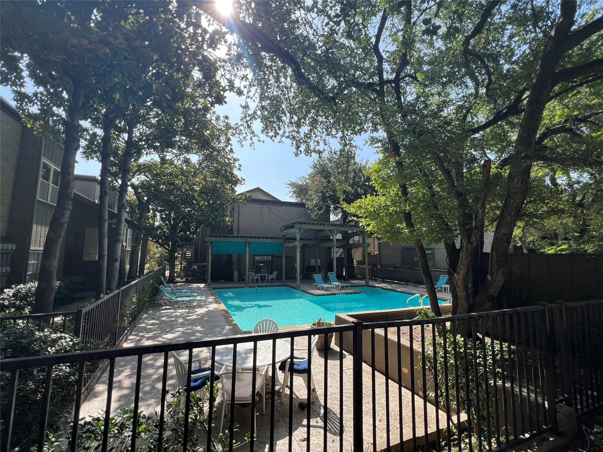 Condominium For Rent in Dallas County , 10432 High Hollows Drive 241, Dallas, Texas 75230, 2 Bedroom, 2 Bathroom, Garage spaces, 1,204 Sqft, built in 1969, mls#21137355, Real Estate Agent in Dallas, Homes For Rent in Dallas county, Homes For Rent in Dallas, Realtor in Dallas Texas, Real Estate Brokerage Independent Realty Texas, Luminita Cordes Realtor