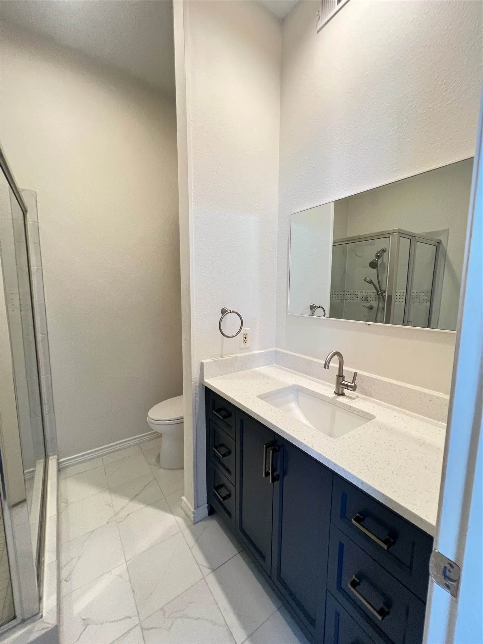 Condominium For Rent in Dallas County , 10432 High Hollows Drive 241, Dallas, Texas 75230, 2 Bedroom, 2 Bathroom, Garage spaces, 1,204 Sqft, built in 1969, mls#21137355, Real Estate Agent in Dallas, Homes For Rent in Dallas county, Homes For Rent in Dallas, Realtor in Dallas Texas, Real Estate Brokerage Independent Realty Texas, Luminita Cordes Realtor