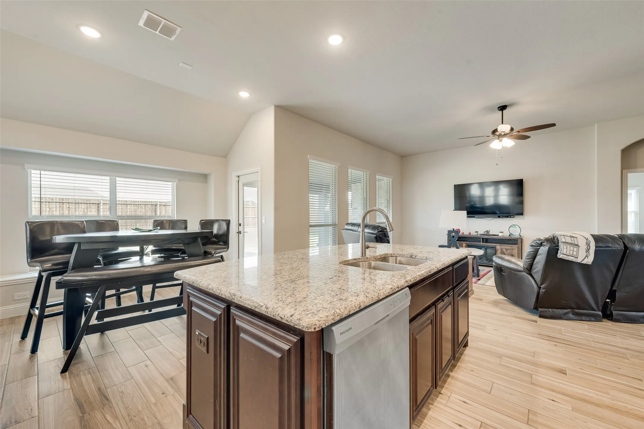 Single Family Residence For Sale in Kaufman County , 2010 Dundalk Lane, Forney, Texas 75126, 4 Bedrooms, 2 Bathrooms, 2 Garage spaces, 2,297 Sqft, built in 2022, Price $419,900, mls#21137376, Real Estate Agent in Forney, Homes For Sale in Kaufman county, Homes For Sale in Forney, Realtor in Forney Texas, Real Estate Brokerage Independent Realty Texas, Luminita Cordes Realtor
