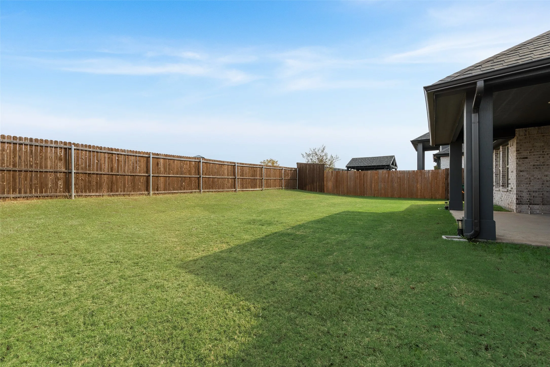 Single Family Residence For Sale in Kaufman County , 2010 Dundalk Lane, Forney, Texas 75126, 4 Bedrooms, 2 Bathrooms, 2 Garage spaces, 2,297 Sqft, built in 2022, Price $419,900, mls#21137376, Real Estate Agent in Forney, Homes For Sale in Kaufman county, Homes For Sale in Forney, Realtor in Forney Texas, Real Estate Brokerage Independent Realty Texas, Luminita Cordes Realtor
