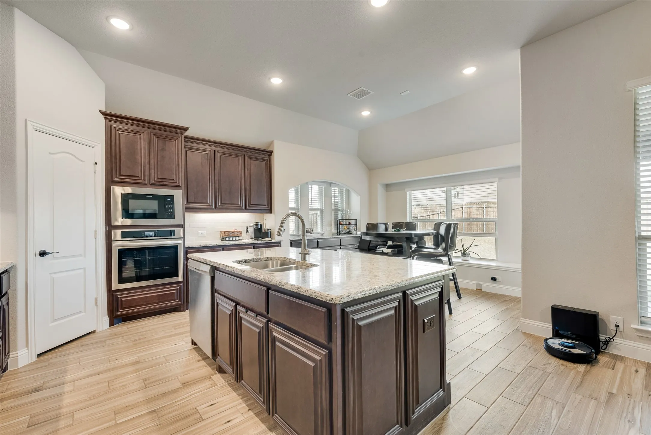 Single Family Residence For Sale in Kaufman County , 2010 Dundalk Lane, Forney, Texas 75126, 4 Bedrooms, 2 Bathrooms, 2 Garage spaces, 2,297 Sqft, built in 2022, Price $419,900, mls#21137376, Real Estate Agent in Forney, Homes For Sale in Kaufman county, Homes For Sale in Forney, Realtor in Forney Texas, Real Estate Brokerage Independent Realty Texas, Luminita Cordes Realtor