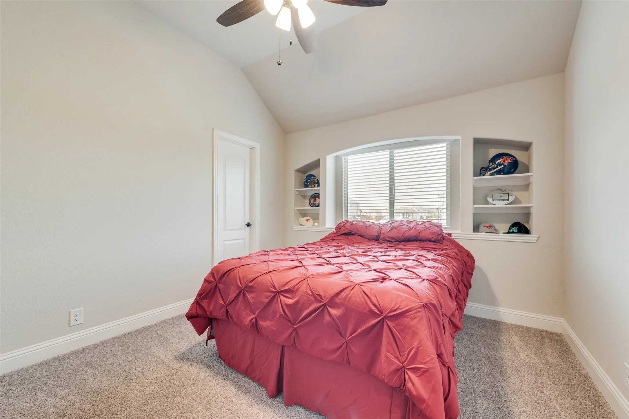 Single Family Residence For Sale in Kaufman County , 2010 Dundalk Lane, Forney, Texas 75126, 4 Bedrooms, 2 Bathrooms, 2 Garage spaces, 2,297 Sqft, built in 2022, Price $419,900, mls#21137376, Real Estate Agent in Forney, Homes For Sale in Kaufman county, Homes For Sale in Forney, Realtor in Forney Texas, Real Estate Brokerage Independent Realty Texas, Luminita Cordes Realtor