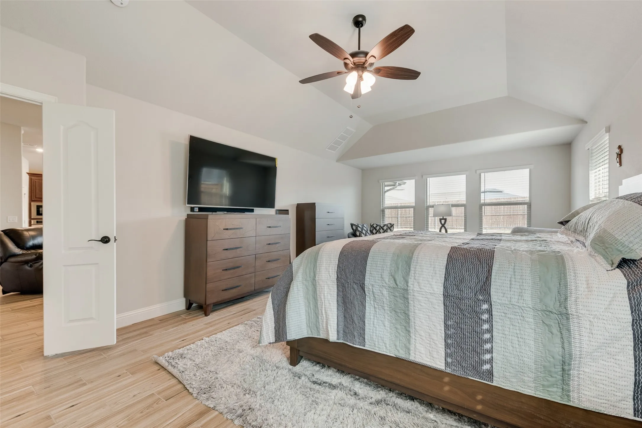 Single Family Residence For Sale in Kaufman County , 2010 Dundalk Lane, Forney, Texas 75126, 4 Bedrooms, 2 Bathrooms, 2 Garage spaces, 2,297 Sqft, built in 2022, Price $419,900, mls#21137376, Real Estate Agent in Forney, Homes For Sale in Kaufman county, Homes For Sale in Forney, Realtor in Forney Texas, Real Estate Brokerage Independent Realty Texas, Luminita Cordes Realtor