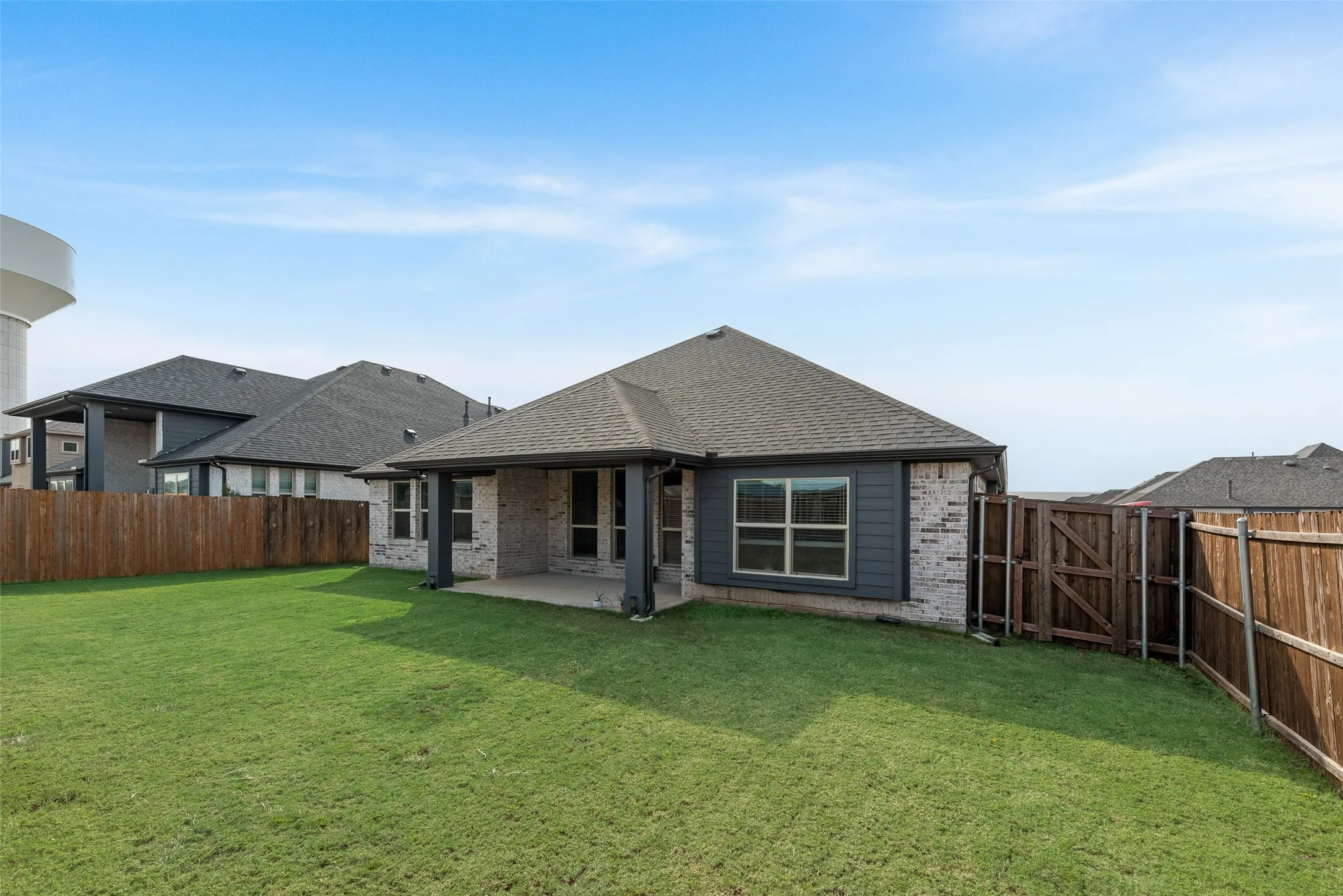 Single Family Residence For Sale in Kaufman County , 2010 Dundalk Lane, Forney, Texas 75126, 4 Bedrooms, 2 Bathrooms, 2 Garage spaces, 2,297 Sqft, built in 2022, Price $419,900, mls#21137376, Real Estate Agent in Forney, Homes For Sale in Kaufman county, Homes For Sale in Forney, Realtor in Forney Texas, Real Estate Brokerage Independent Realty Texas, Luminita Cordes Realtor