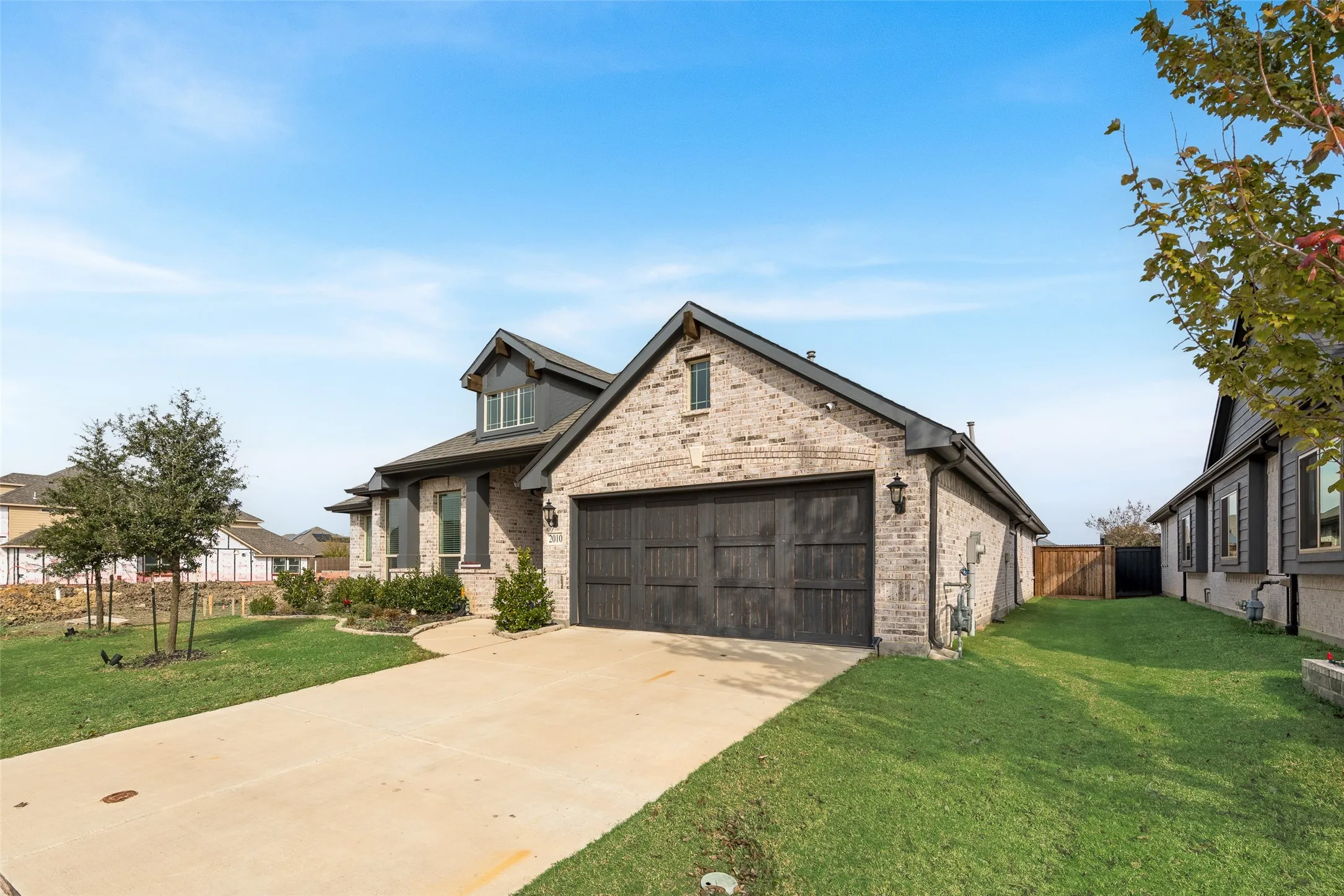 Single Family Residence For Sale in Kaufman County , 2010 Dundalk Lane, Forney, Texas 75126, 4 Bedrooms, 2 Bathrooms, 2 Garage spaces, 2,297 Sqft, built in 2022, Price $419,900, mls#21137376, Real Estate Agent in Forney, Homes For Sale in Kaufman county, Homes For Sale in Forney, Realtor in Forney Texas, Real Estate Brokerage Independent Realty Texas, Luminita Cordes Realtor