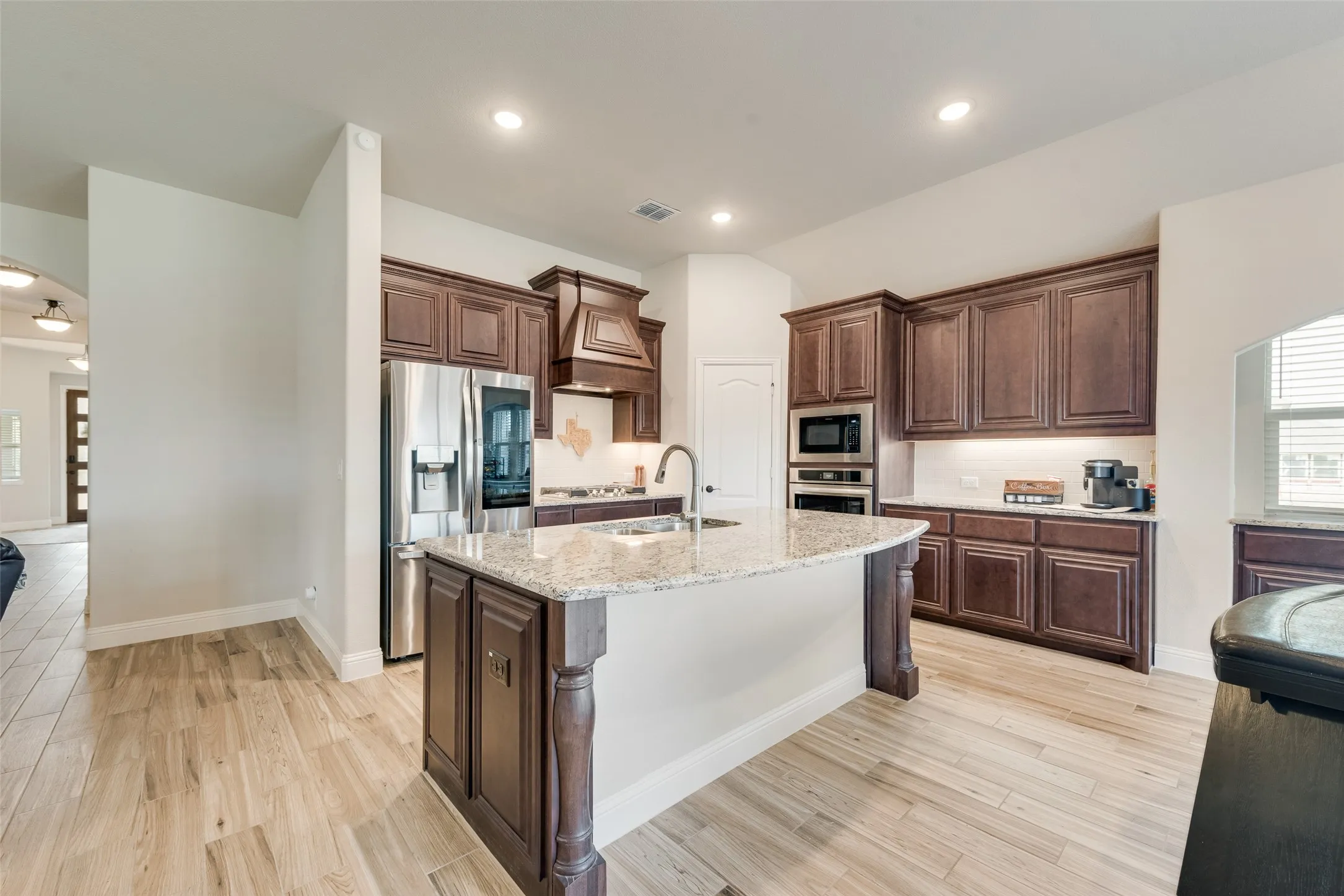 Single Family Residence For Sale in Kaufman County , 2010 Dundalk Lane, Forney, Texas 75126, 4 Bedrooms, 2 Bathrooms, 2 Garage spaces, 2,297 Sqft, built in 2022, Price $419,900, mls#21137376, Real Estate Agent in Forney, Homes For Sale in Kaufman county, Homes For Sale in Forney, Realtor in Forney Texas, Real Estate Brokerage Independent Realty Texas, Luminita Cordes Realtor