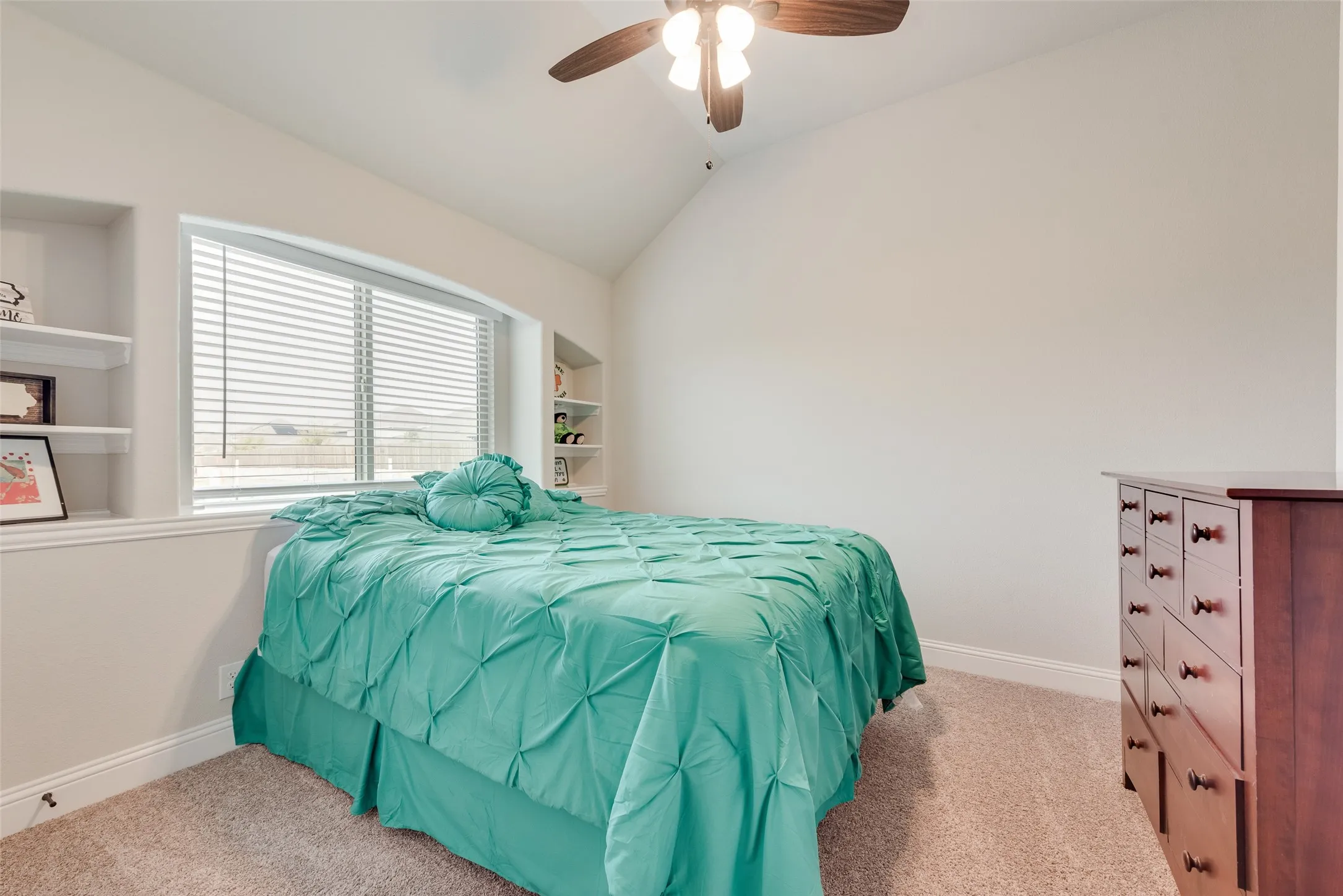 Single Family Residence For Sale in Kaufman County , 2010 Dundalk Lane, Forney, Texas 75126, 4 Bedrooms, 2 Bathrooms, 2 Garage spaces, 2,297 Sqft, built in 2022, Price $419,900, mls#21137376, Real Estate Agent in Forney, Homes For Sale in Kaufman county, Homes For Sale in Forney, Realtor in Forney Texas, Real Estate Brokerage Independent Realty Texas, Luminita Cordes Realtor