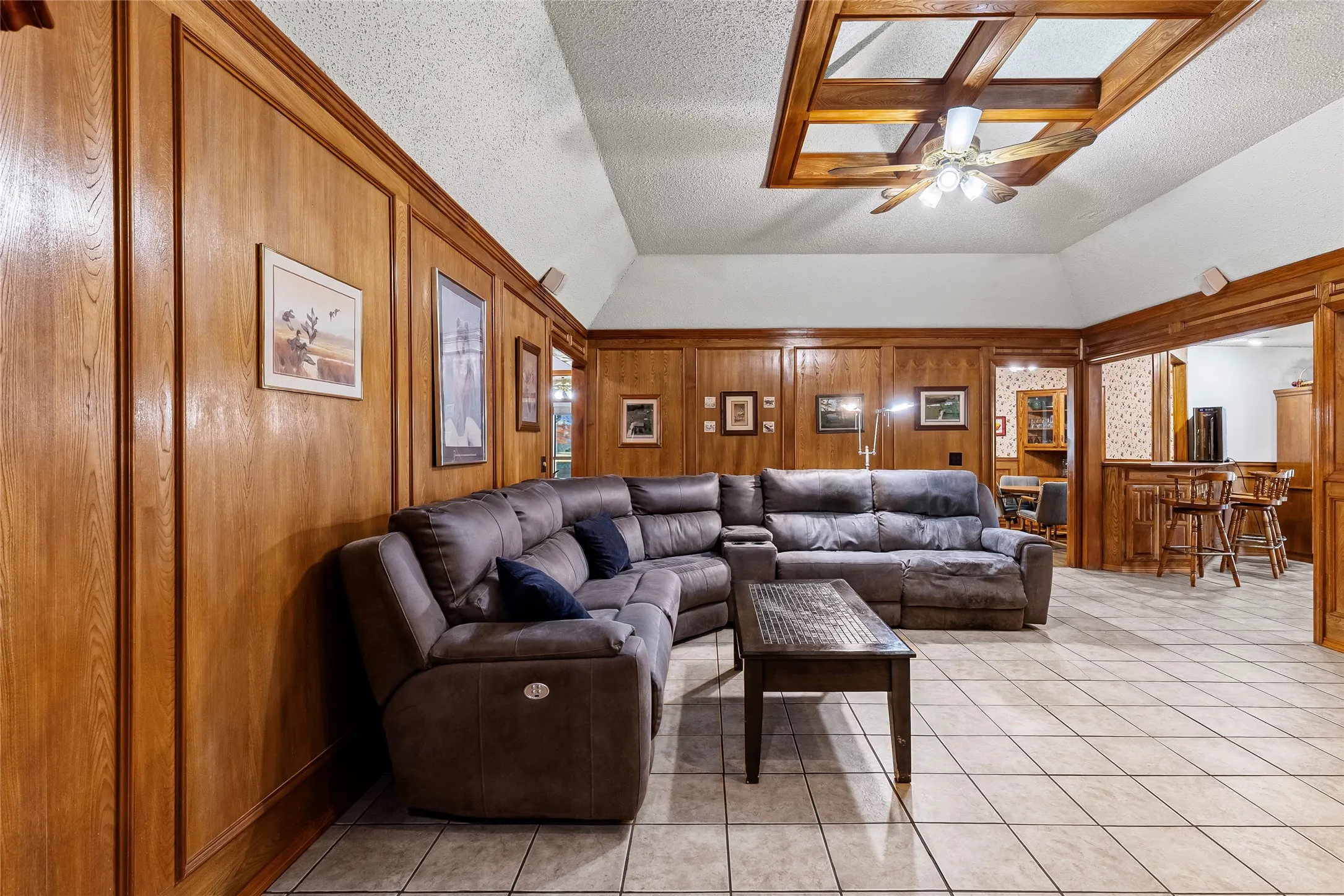 Single Family Residence For Sale in Collin County , 803 Westshore Drive, St Paul, Texas 75098, 3 Bedroom, 3 Bathroom, 2 Garage spaces, 2,263 Sqft, built in 1983, Preowned, mls#21135160, Real Estate Agent in St Paul, Homes For Sale in Collin county, Homes For Sale in St Paul, Realtor in St Paul Texas, Real Estate Brokerage Independent Realty Texas, Luminita Cordes Realtor