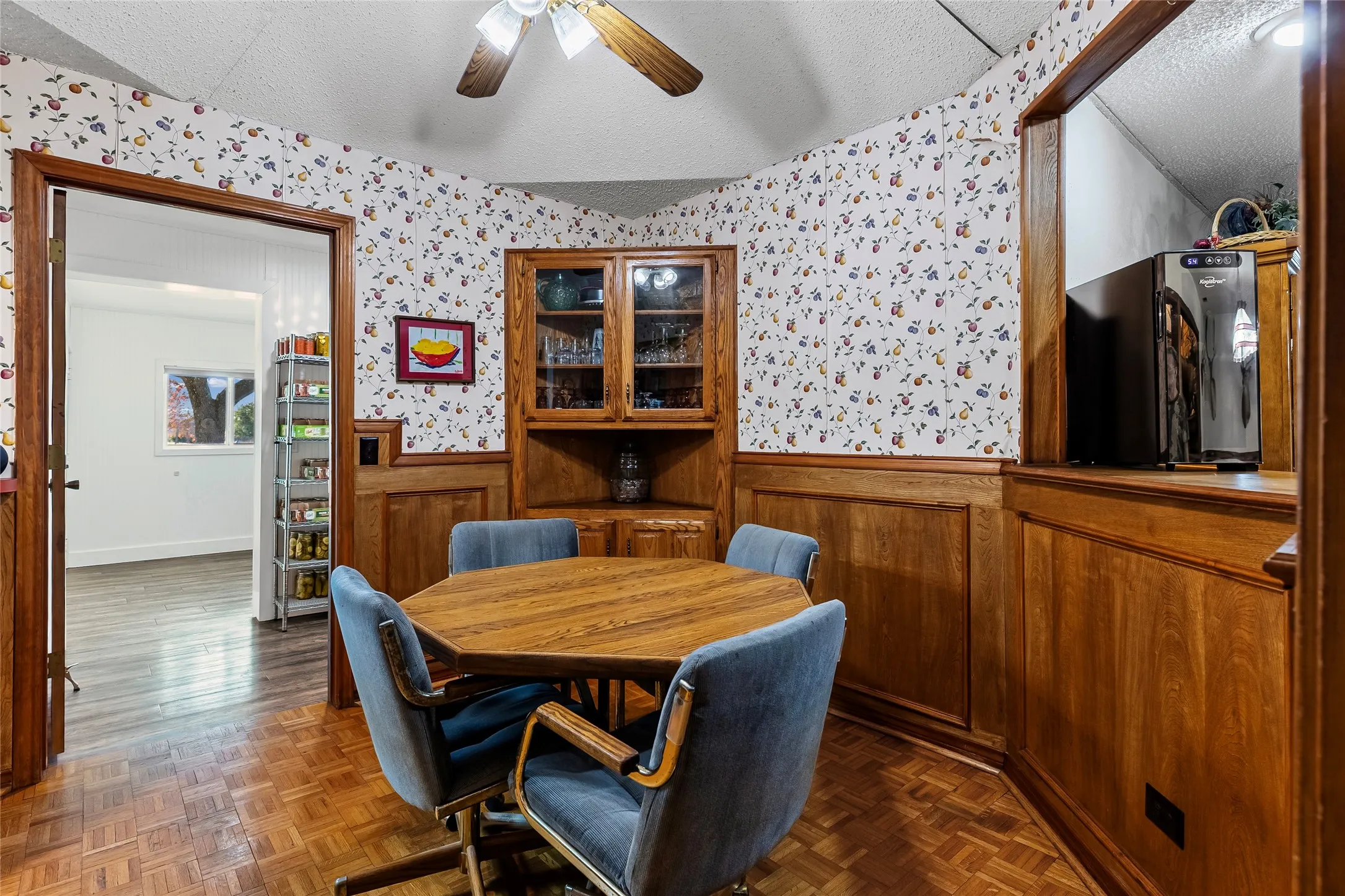 Single Family Residence For Sale in Collin County , 803 Westshore Drive, St Paul, Texas 75098, 3 Bedroom, 3 Bathroom, 2 Garage spaces, 2,263 Sqft, built in 1983, Preowned, mls#21135160, Real Estate Agent in St Paul, Homes For Sale in Collin county, Homes For Sale in St Paul, Realtor in St Paul Texas, Real Estate Brokerage Independent Realty Texas, Luminita Cordes Realtor