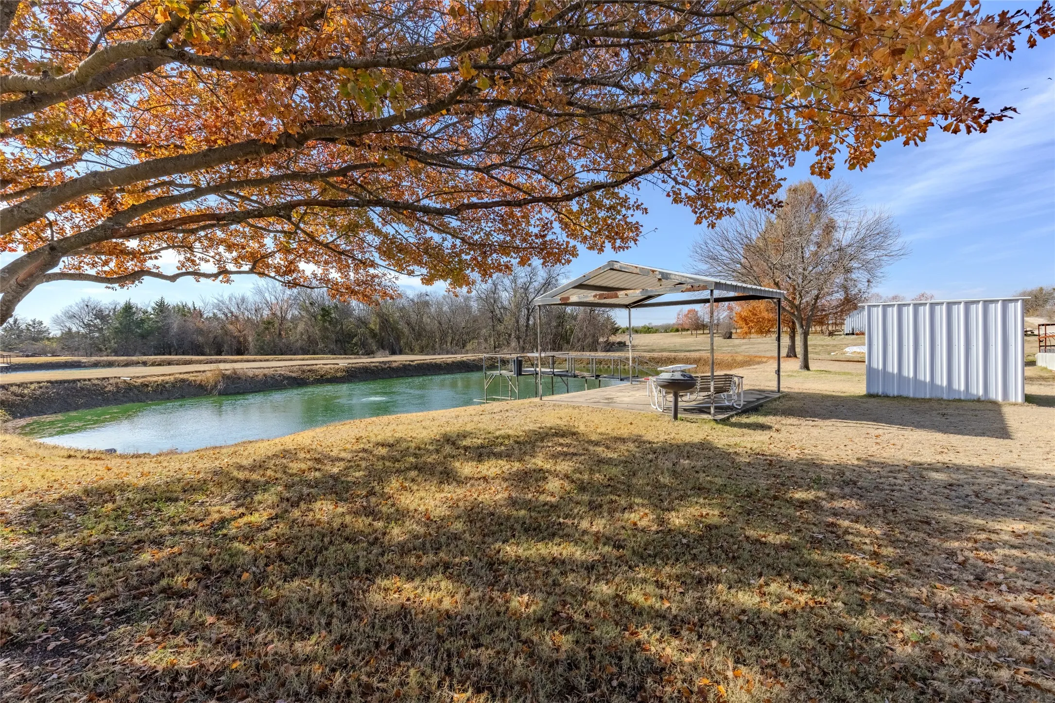 Single Family Residence For Sale in Collin County , 803 Westshore Drive, St Paul, Texas 75098, 3 Bedroom, 3 Bathroom, 2 Garage spaces, 2,263 Sqft, built in 1983, Preowned, mls#21135160, Real Estate Agent in St Paul, Homes For Sale in Collin county, Homes For Sale in St Paul, Realtor in St Paul Texas, Real Estate Brokerage Independent Realty Texas, Luminita Cordes Realtor