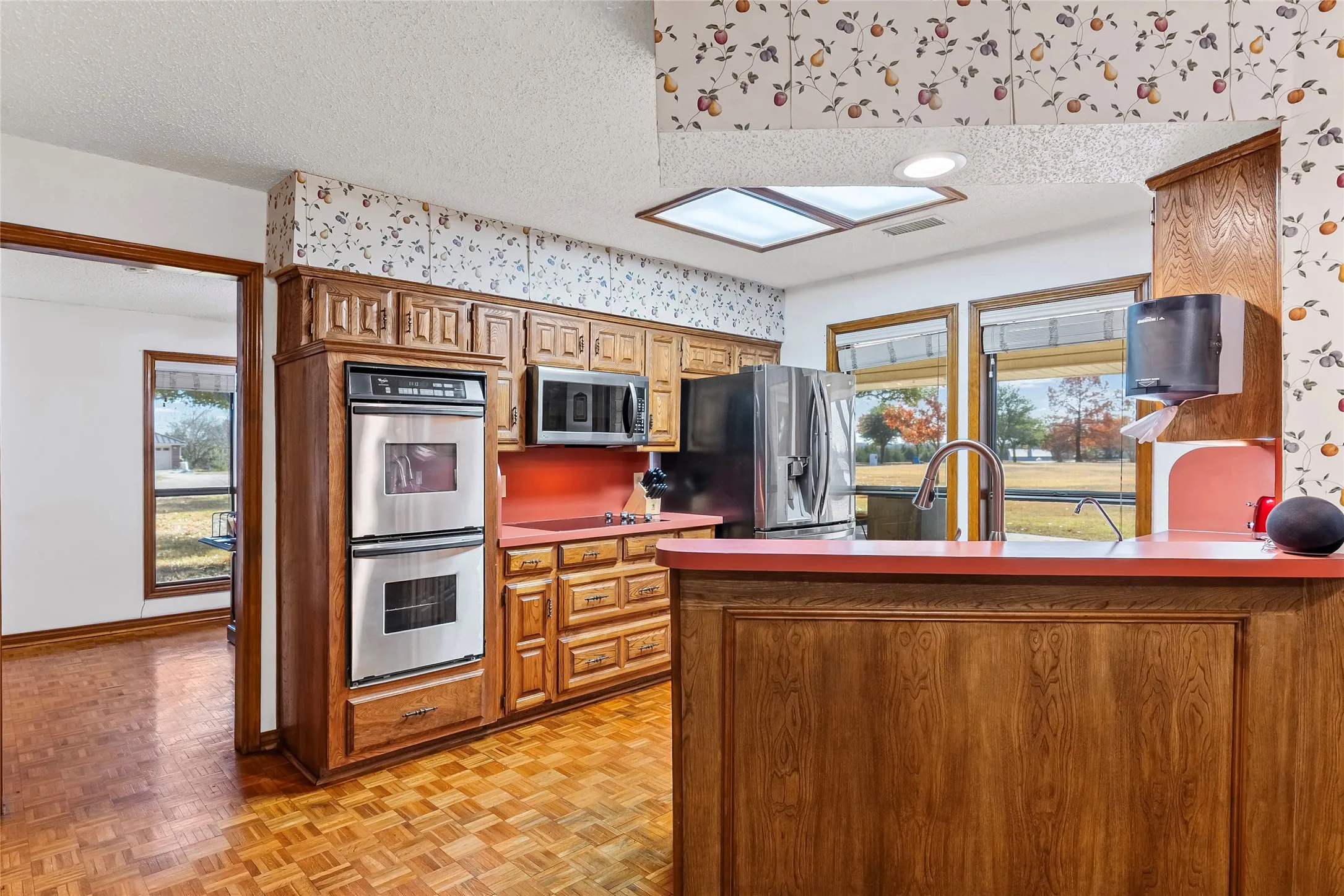 Single Family Residence For Sale in Collin County , 803 Westshore Drive, St Paul, Texas 75098, 3 Bedroom, 3 Bathroom, 2 Garage spaces, 2,263 Sqft, built in 1983, Preowned, mls#21135160, Real Estate Agent in St Paul, Homes For Sale in Collin county, Homes For Sale in St Paul, Realtor in St Paul Texas, Real Estate Brokerage Independent Realty Texas, Luminita Cordes Realtor