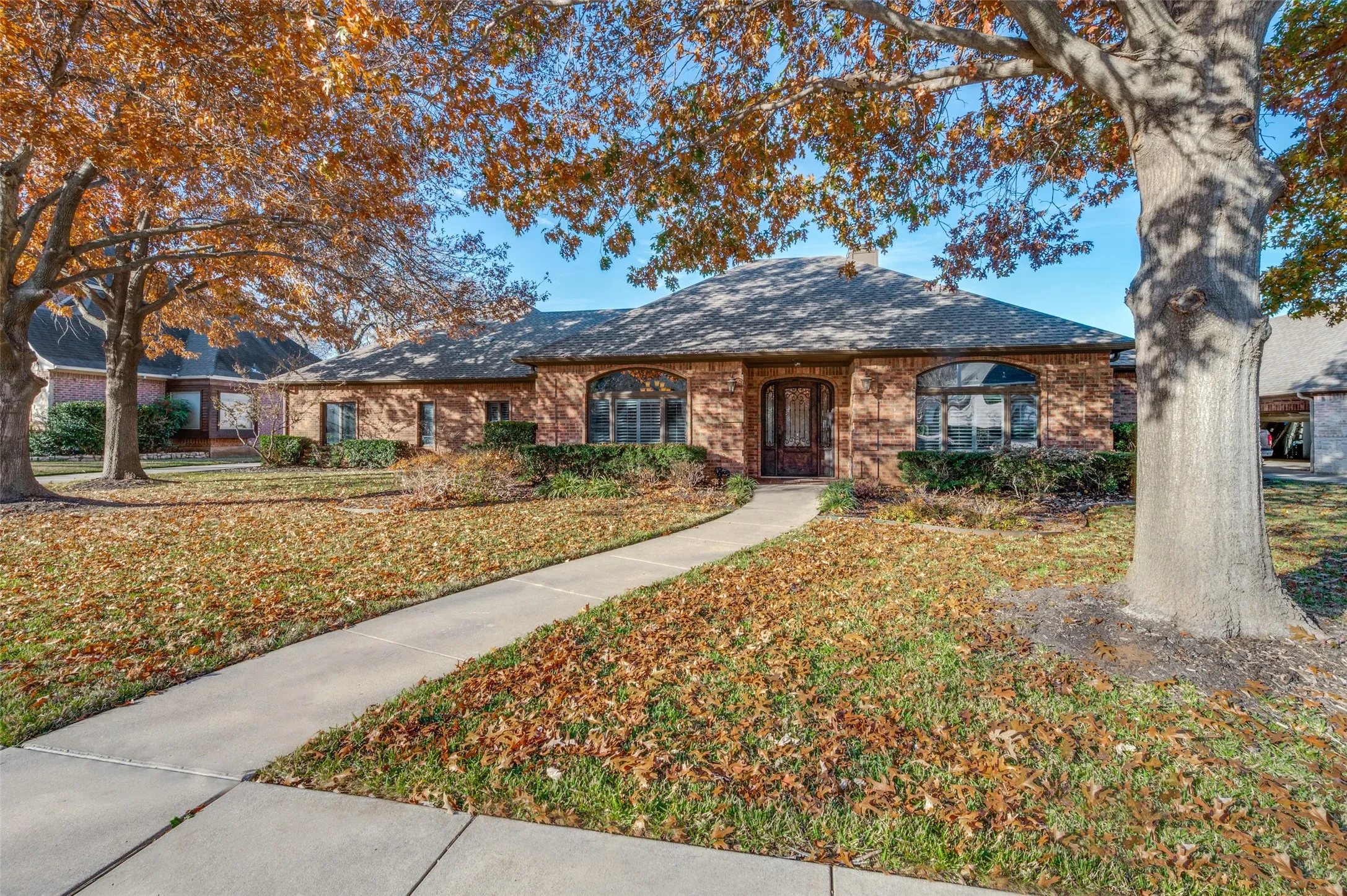Single Family Residence For Sale in Denton County , 3504 Belmont Street, Denton, Texas 76210, 4 Bedroom, 3 Bathroom, 4 Garage spaces, 3,609 Sqft, built in 1999, Preowned, mls#21136776, Real Estate Agent in Denton, Homes For Sale in Denton county, Homes For Sale in Denton, Realtor in Denton Texas, Real Estate Brokerage Independent Realty Texas, Luminita Cordes Realtor