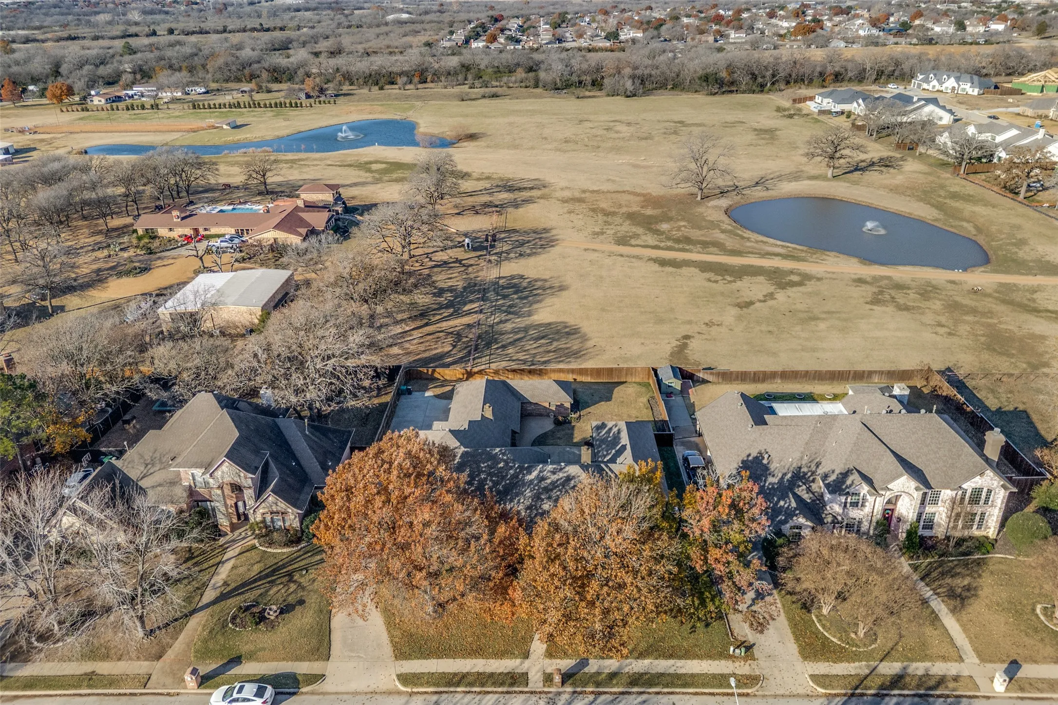 Single Family Residence For Sale in Denton County , 3504 Belmont Street, Denton, Texas 76210, 4 Bedroom, 3 Bathroom, 4 Garage spaces, 3,609 Sqft, built in 1999, Preowned, mls#21136776, Real Estate Agent in Denton, Homes For Sale in Denton county, Homes For Sale in Denton, Realtor in Denton Texas, Real Estate Brokerage Independent Realty Texas, Luminita Cordes Realtor