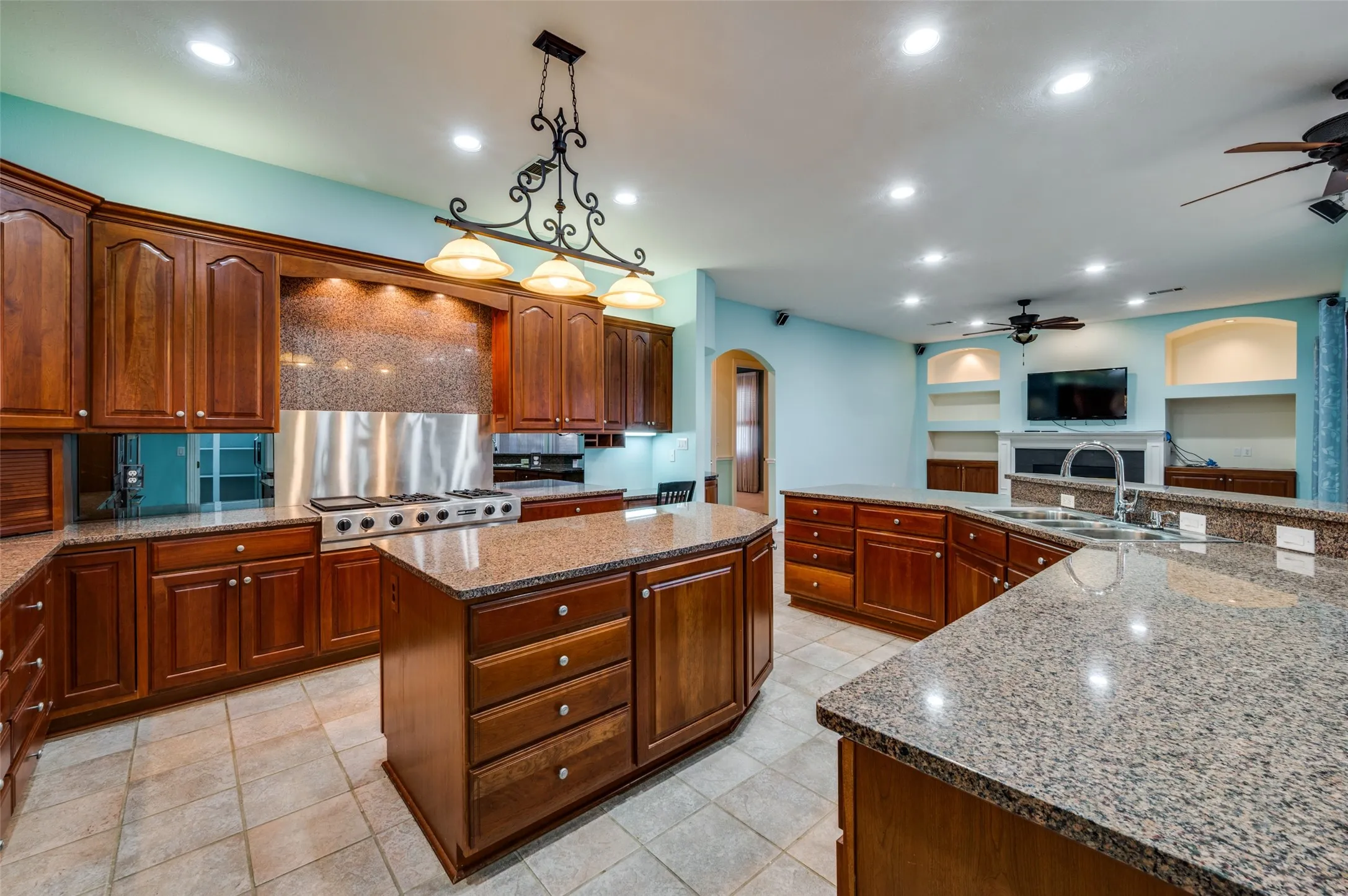 Single Family Residence For Sale in Denton County , 3504 Belmont Street, Denton, Texas 76210, 4 Bedroom, 3 Bathroom, 4 Garage spaces, 3,609 Sqft, built in 1999, Preowned, mls#21136776, Real Estate Agent in Denton, Homes For Sale in Denton county, Homes For Sale in Denton, Realtor in Denton Texas, Real Estate Brokerage Independent Realty Texas, Luminita Cordes Realtor