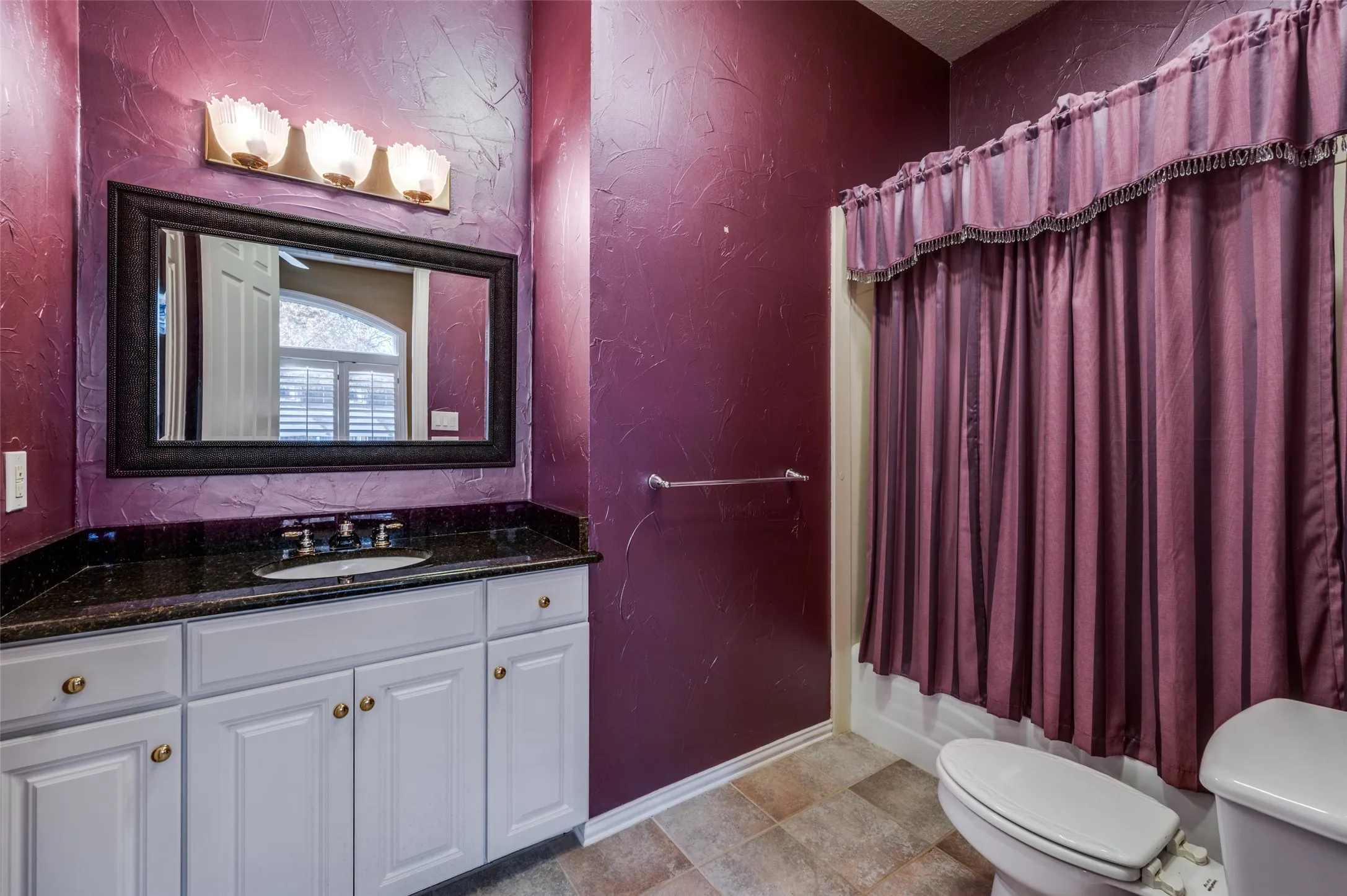 Single Family Residence For Sale in Denton County , 3504 Belmont Street, Denton, Texas 76210, 4 Bedroom, 3 Bathroom, 4 Garage spaces, 3,609 Sqft, built in 1999, Preowned, mls#21136776, Real Estate Agent in Denton, Homes For Sale in Denton county, Homes For Sale in Denton, Realtor in Denton Texas, Real Estate Brokerage Independent Realty Texas, Luminita Cordes Realtor
