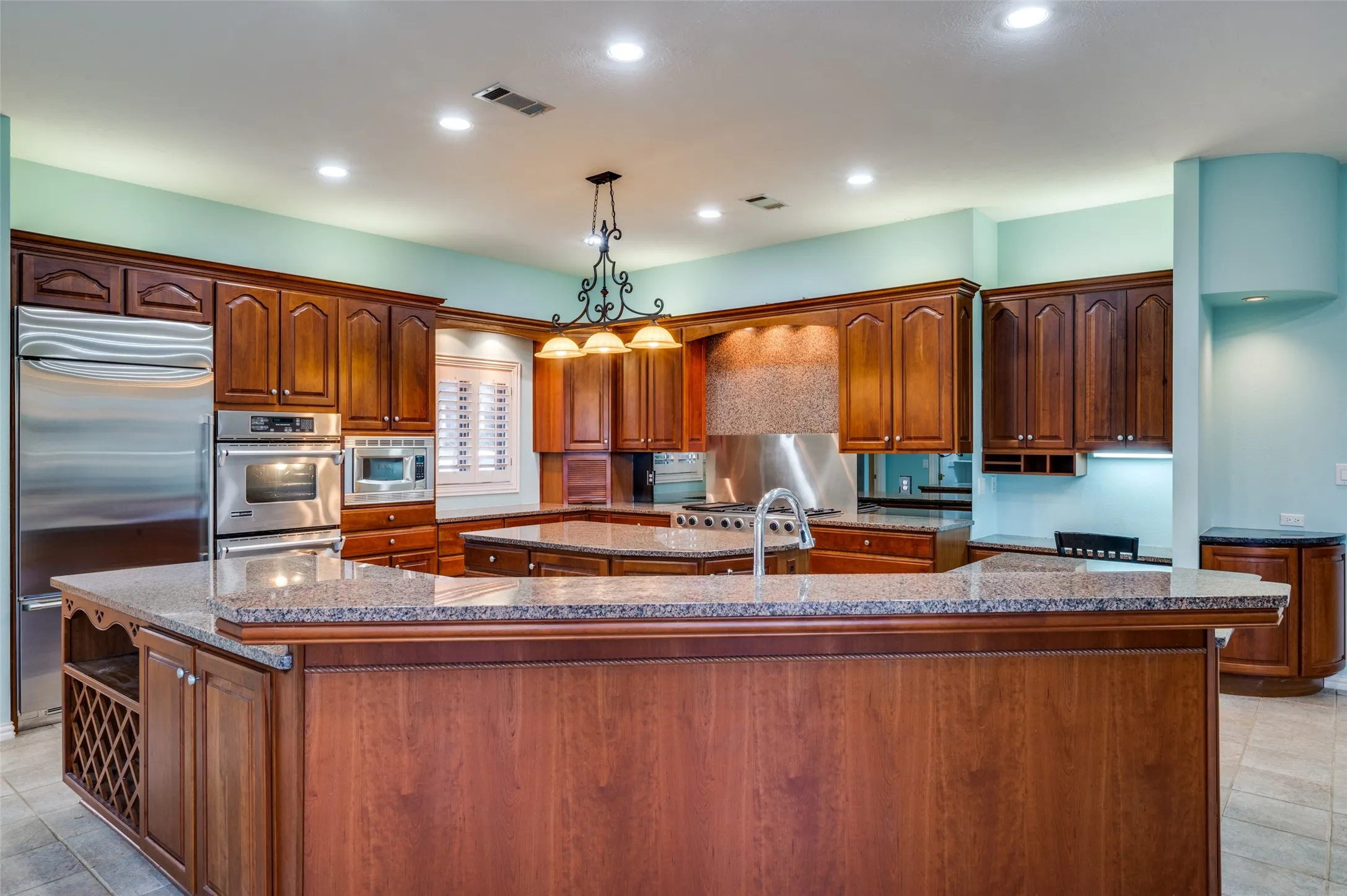 Single Family Residence For Sale in Denton County , 3504 Belmont Street, Denton, Texas 76210, 4 Bedroom, 3 Bathroom, 4 Garage spaces, 3,609 Sqft, built in 1999, Preowned, mls#21136776, Real Estate Agent in Denton, Homes For Sale in Denton county, Homes For Sale in Denton, Realtor in Denton Texas, Real Estate Brokerage Independent Realty Texas, Luminita Cordes Realtor