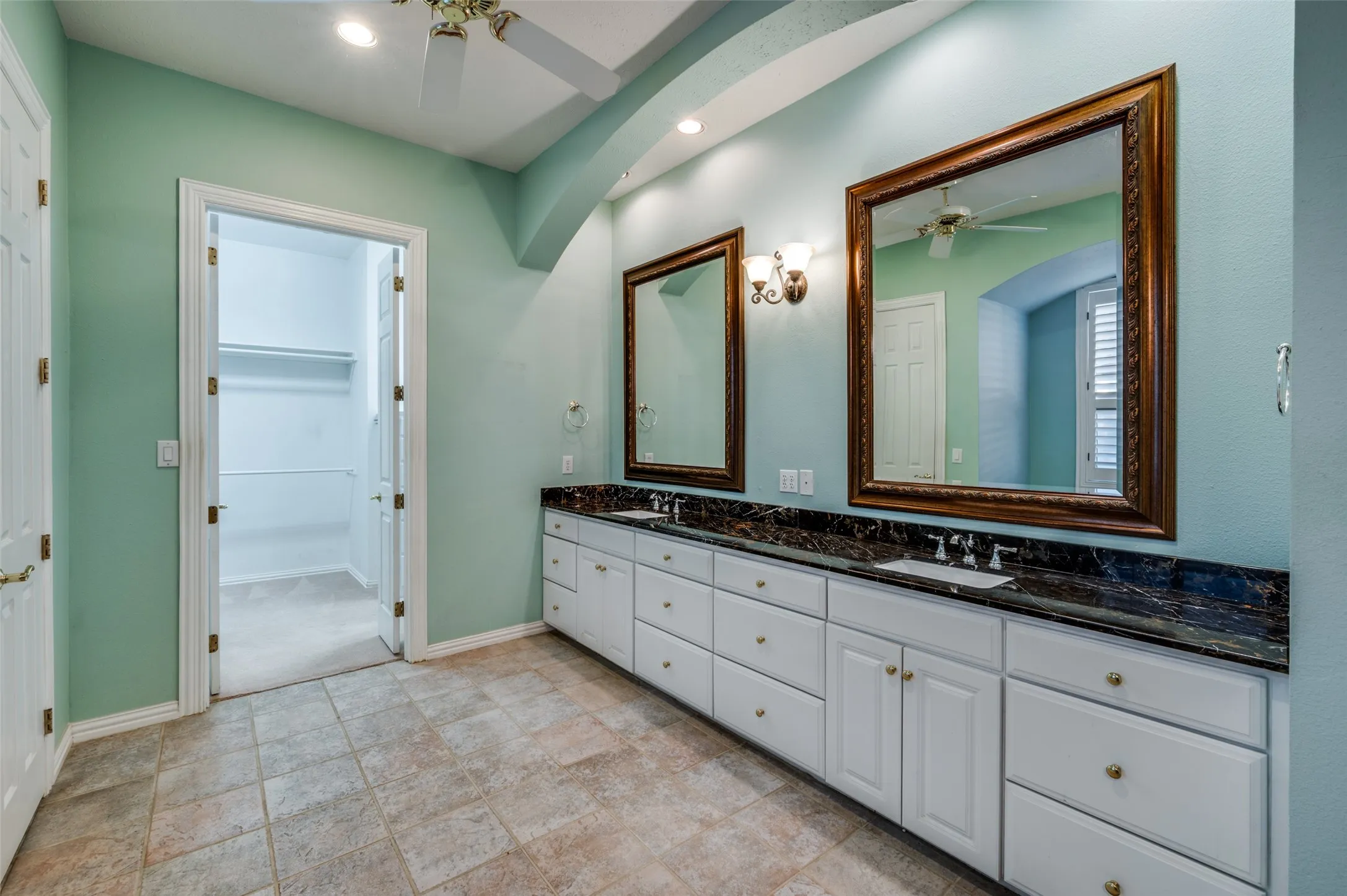 Single Family Residence For Sale in Denton County , 3504 Belmont Street, Denton, Texas 76210, 4 Bedroom, 3 Bathroom, 4 Garage spaces, 3,609 Sqft, built in 1999, Preowned, mls#21136776, Real Estate Agent in Denton, Homes For Sale in Denton county, Homes For Sale in Denton, Realtor in Denton Texas, Real Estate Brokerage Independent Realty Texas, Luminita Cordes Realtor