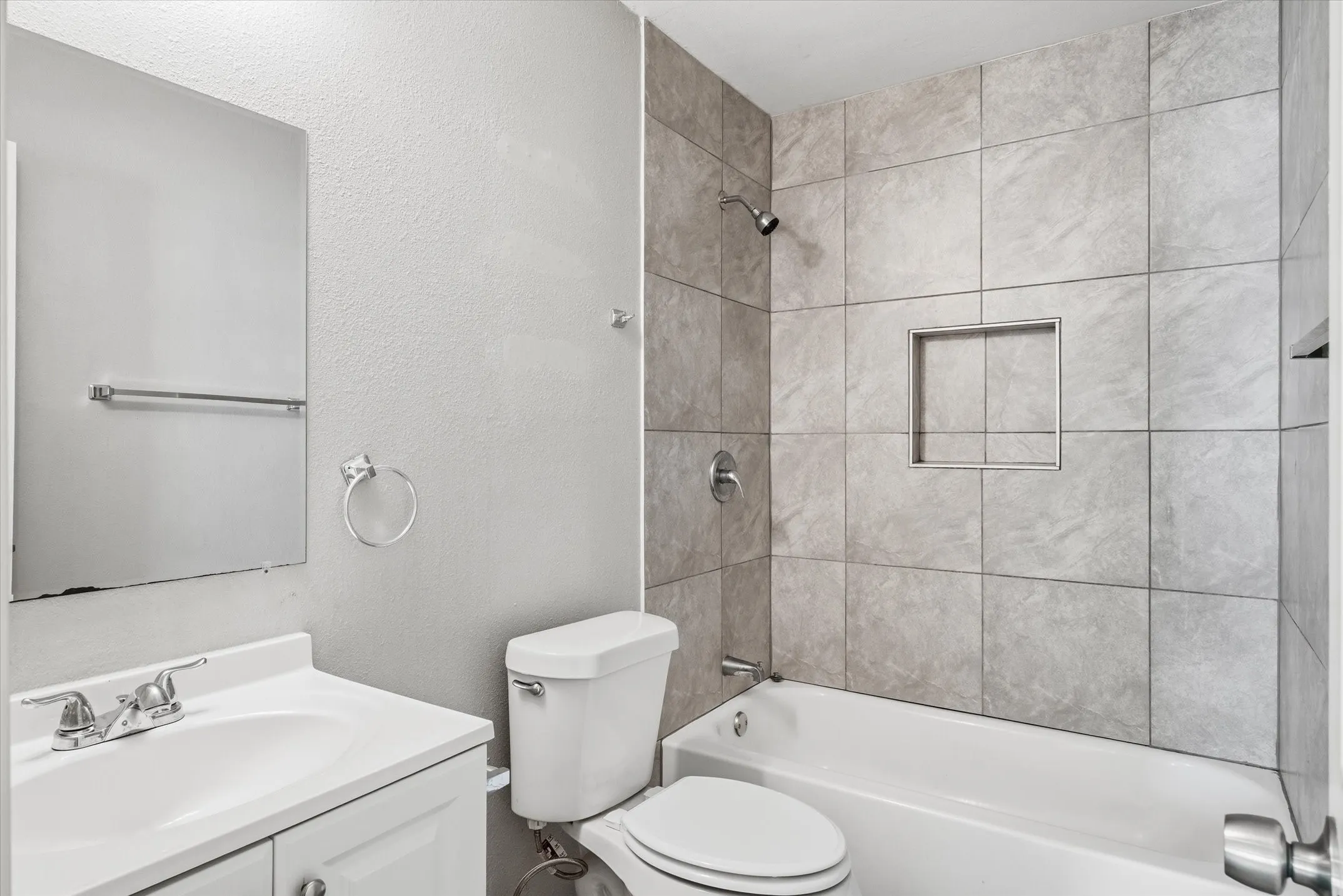 Single Family Residence For Sale in Henderson County , 600 M L King Jr Boulevard, Athens, Texas 75751, 3 Bedrooms, 1 Bathroom, 2 Garage spaces, 1,225 Sqft, built in 1958, Preowned, Price $160,000, mls#21137542, Real Estate Agent in Athens, Homes For Sale in Henderson county, Homes For Sale in Athens, Realtor in Athens Texas, Real Estate Brokerage Independent Realty Texas, Luminita Cordes Realtor