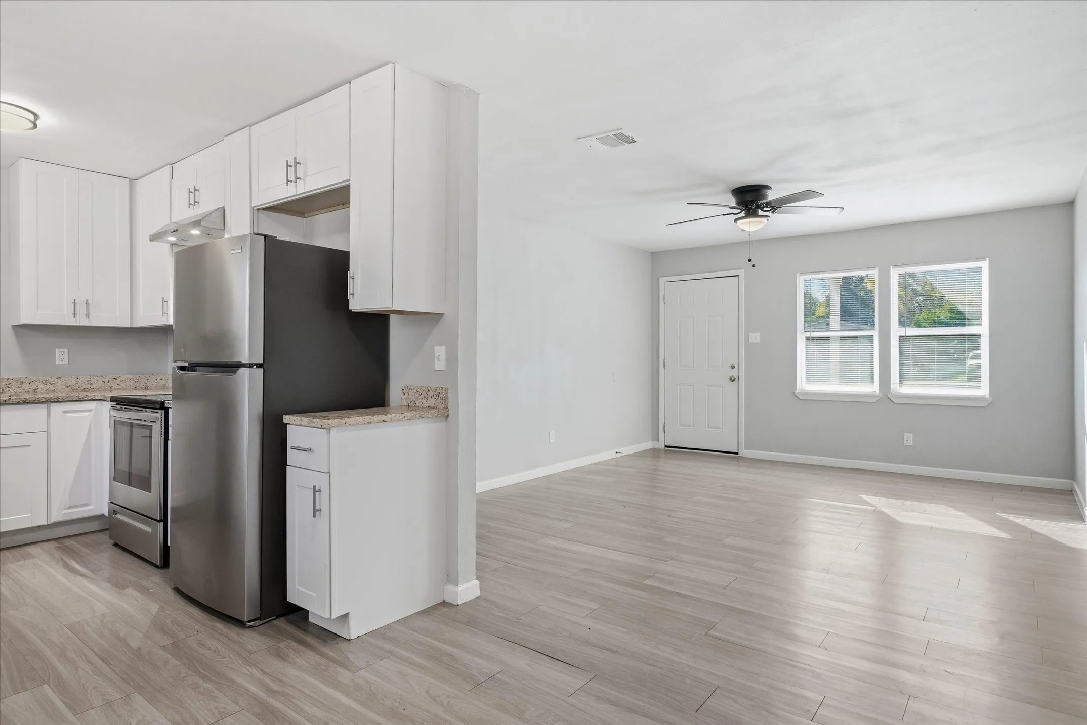 Single Family Residence For Sale in Henderson County , 600 M L King Jr Boulevard, Athens, Texas 75751, 3 Bedrooms, 1 Bathroom, 2 Garage spaces, 1,225 Sqft, built in 1958, Preowned, Price $160,000, mls#21137542, Real Estate Agent in Athens, Homes For Sale in Henderson county, Homes For Sale in Athens, Realtor in Athens Texas, Real Estate Brokerage Independent Realty Texas, Luminita Cordes Realtor