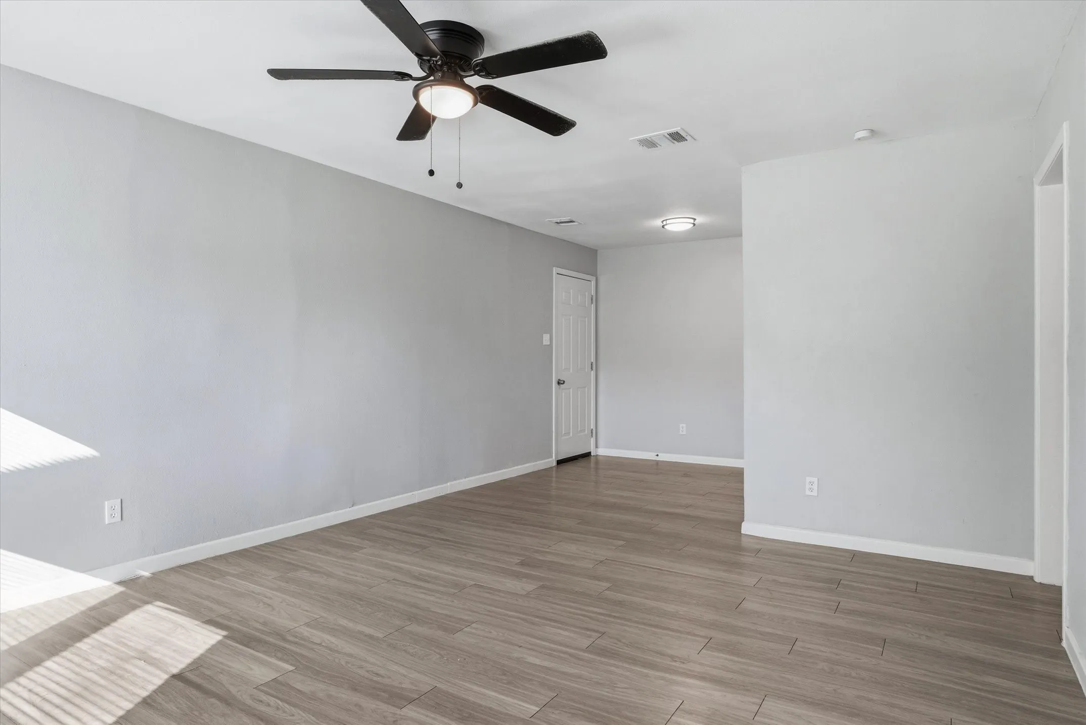 Single Family Residence For Sale in Henderson County , 600 M L King Jr Boulevard, Athens, Texas 75751, 3 Bedrooms, 1 Bathroom, 2 Garage spaces, 1,225 Sqft, built in 1958, Preowned, Price $160,000, mls#21137542, Real Estate Agent in Athens, Homes For Sale in Henderson county, Homes For Sale in Athens, Realtor in Athens Texas, Real Estate Brokerage Independent Realty Texas, Luminita Cordes Realtor