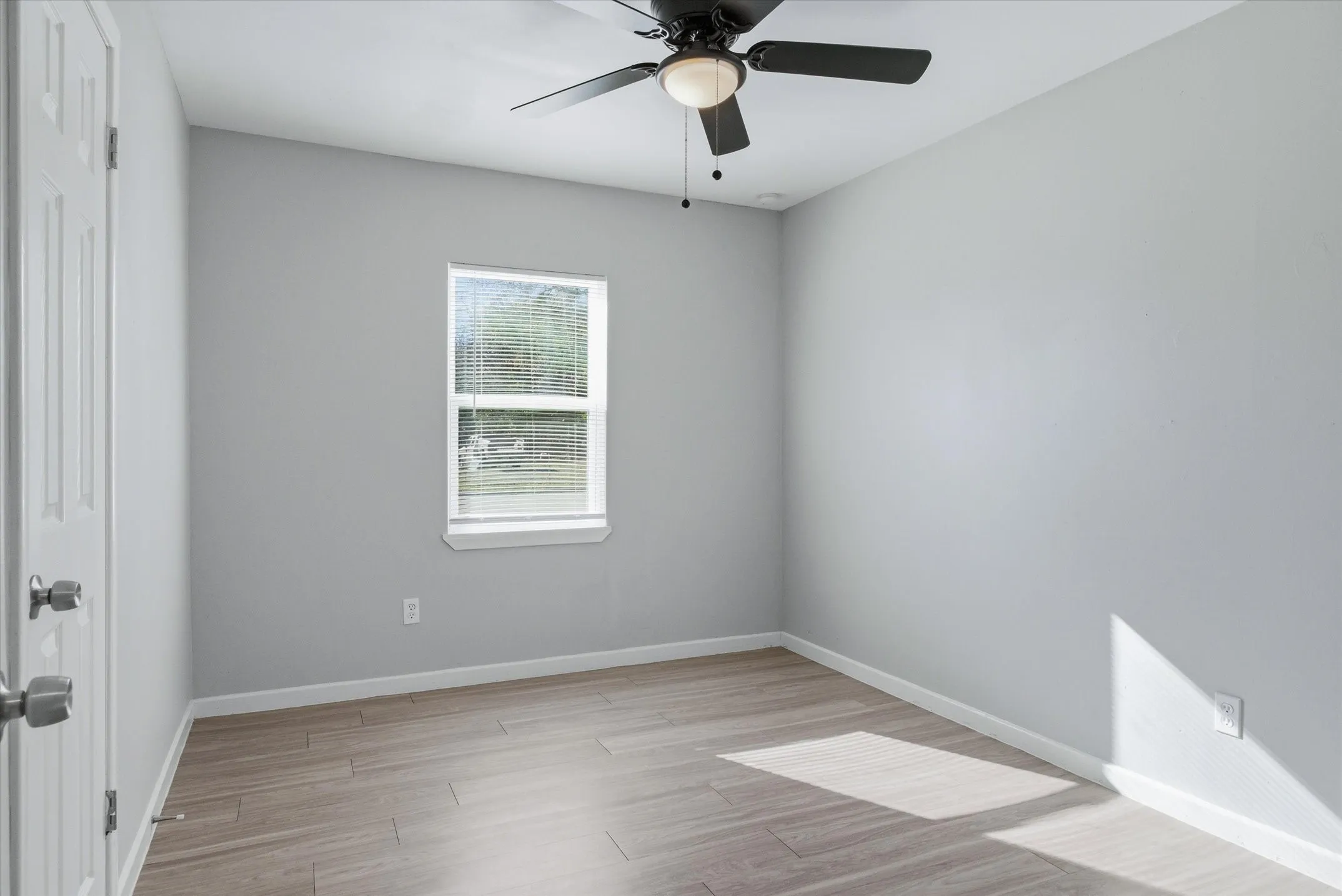 Single Family Residence For Sale in Henderson County , 600 M L King Jr Boulevard, Athens, Texas 75751, 3 Bedrooms, 1 Bathroom, 2 Garage spaces, 1,225 Sqft, built in 1958, Preowned, Price $160,000, mls#21137542, Real Estate Agent in Athens, Homes For Sale in Henderson county, Homes For Sale in Athens, Realtor in Athens Texas, Real Estate Brokerage Independent Realty Texas, Luminita Cordes Realtor