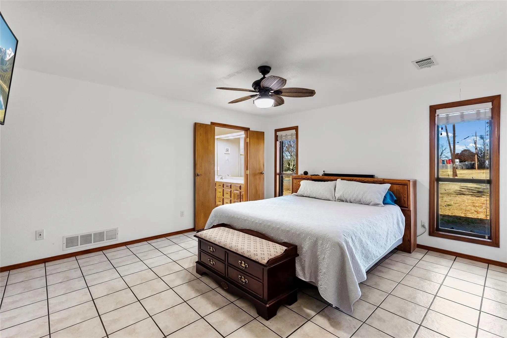 Single Family Residence For Sale in Collin County , 803-2 Westshore Drive, St Paul, Texas 75098, 3 Bedroom, 3 Bathroom, 2 Garage spaces, 2,263 Sqft, built in 1983, Preowned, mls#21137570, Real Estate Agent in St Paul, Homes For Sale in Collin county, Homes For Sale in St Paul, Realtor in St Paul Texas, Real Estate Brokerage Independent Realty Texas, Luminita Cordes Realtor