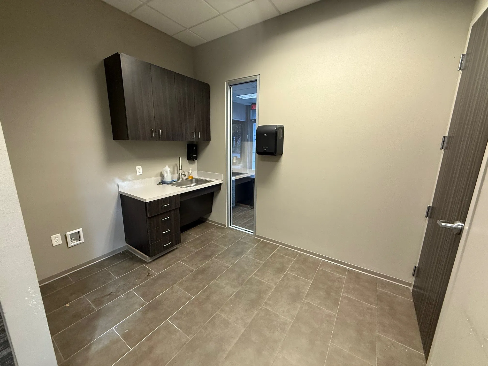 Office For Rent in Smith County , 5763 Eagles Nest Boulevard 1, Tyler, Texas 75703, 0, 0, Garage spaces, 0 Sqft, built in 2014, Preowned, Price $1,693, mls#21137681, Real Estate Agent in Tyler, Homes For Rent in Smith county, Homes For Rent in Tyler, Realtor in Tyler Texas, Real Estate Brokerage Independent Realty Texas, Luminita Cordes Realtor
