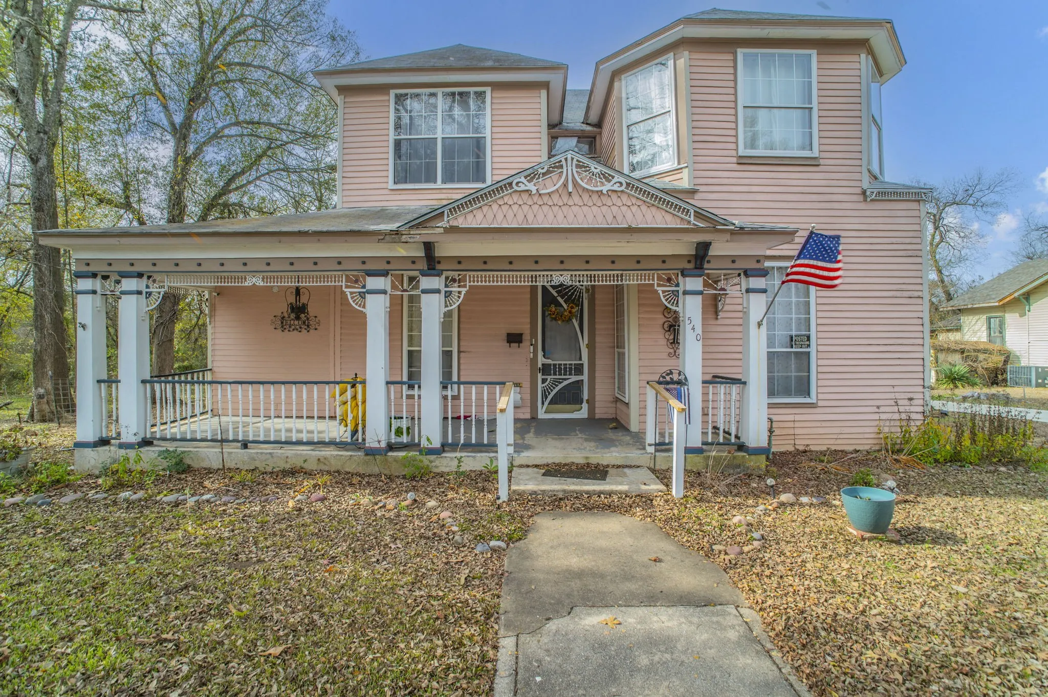 Single Family Residence For Sale in Lamar County , 540 12th Street SE, Paris, Texas 75460, 5 Bedrooms, 2 Bathrooms, Garage spaces, 3,076 Sqft, built in 1896, Price $225,000, mls#21137474, Real Estate Agent in Paris, Homes For Sale in Lamar county, Homes For Sale in Paris, Realtor in Paris Texas, Real Estate Brokerage Independent Realty Texas, Luminita Cordes Realtor