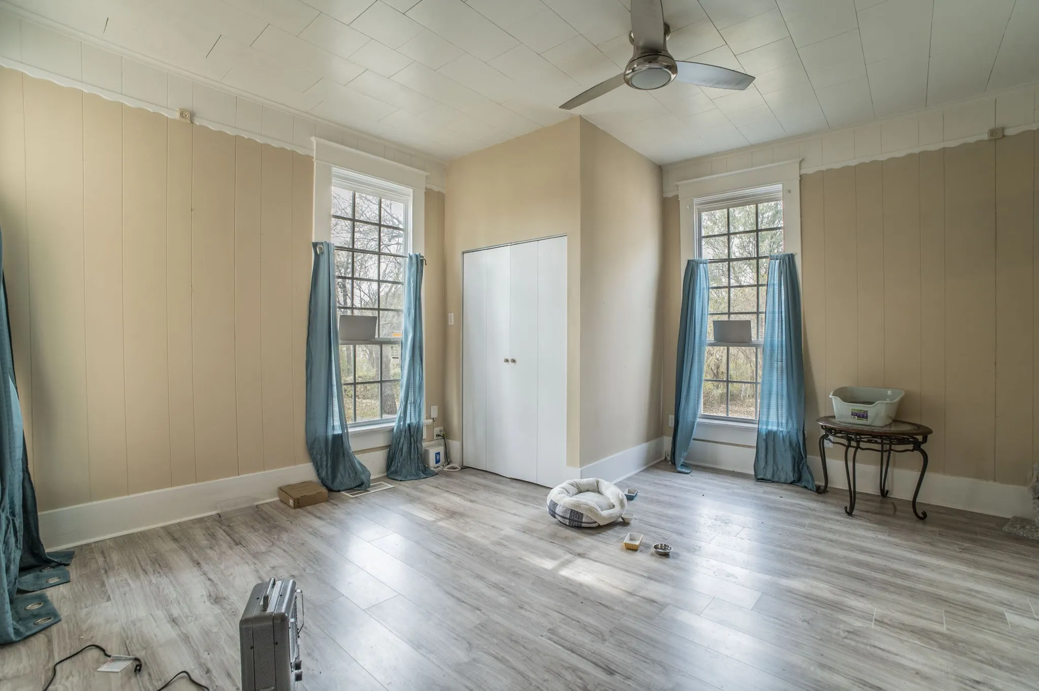 Single Family Residence For Sale in Lamar County , 540 12th Street SE, Paris, Texas 75460, 5 Bedrooms, 2 Bathrooms, Garage spaces, 3,076 Sqft, built in 1896, Price $225,000, mls#21137474, Real Estate Agent in Paris, Homes For Sale in Lamar county, Homes For Sale in Paris, Realtor in Paris Texas, Real Estate Brokerage Independent Realty Texas, Luminita Cordes Realtor