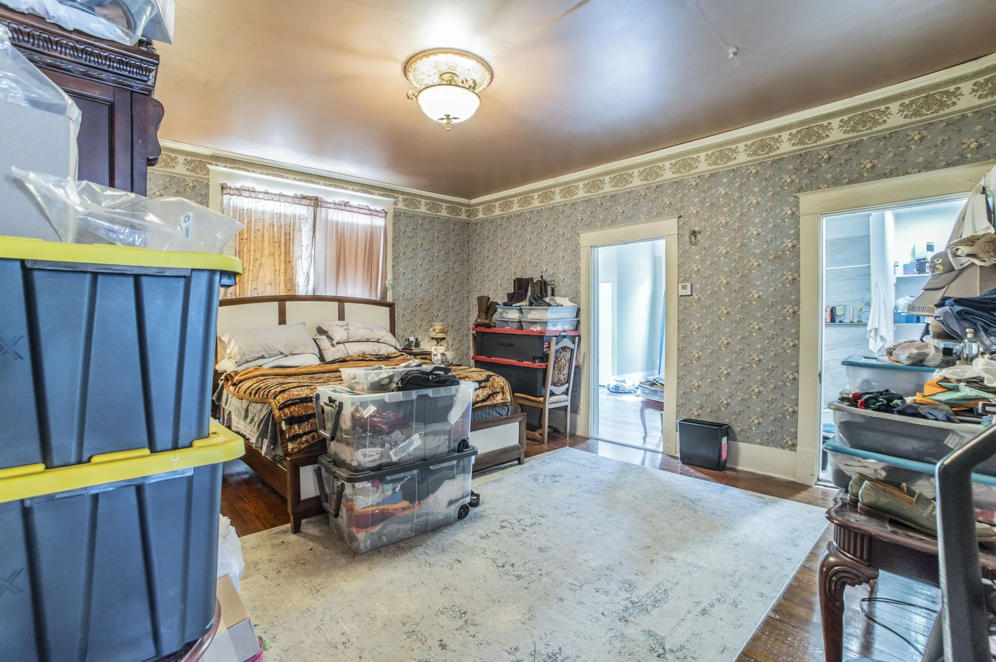 Single Family Residence For Sale in Lamar County , 540 12th Street SE, Paris, Texas 75460, 5 Bedrooms, 2 Bathrooms, Garage spaces, 3,076 Sqft, built in 1896, Price $225,000, mls#21137474, Real Estate Agent in Paris, Homes For Sale in Lamar county, Homes For Sale in Paris, Realtor in Paris Texas, Real Estate Brokerage Independent Realty Texas, Luminita Cordes Realtor