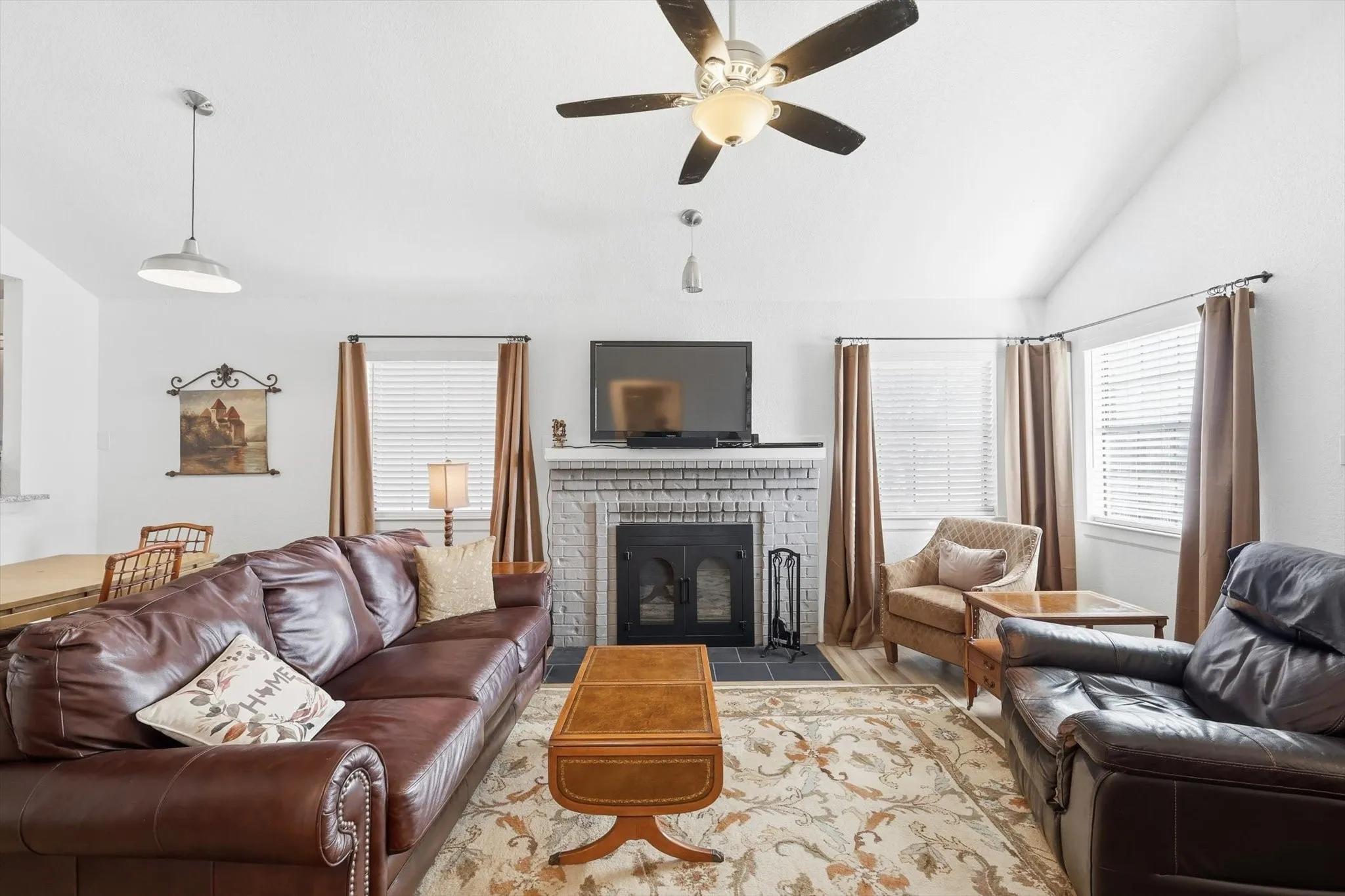 Single Family Residence For Sale in Tarrant County , 807 Windcrest Drive, Keller, Texas 76248, 2 Bedrooms, 2 Bathrooms, Garage spaces, 1,179 Sqft, built in 1983, Preowned, Price $276,000, mls#21135756, Real Estate Agent in Keller, Homes For Sale in Tarrant county, Homes For Sale in Keller, Realtor in Keller Texas, Real Estate Brokerage Independent Realty Texas, Luminita Cordes Realtor