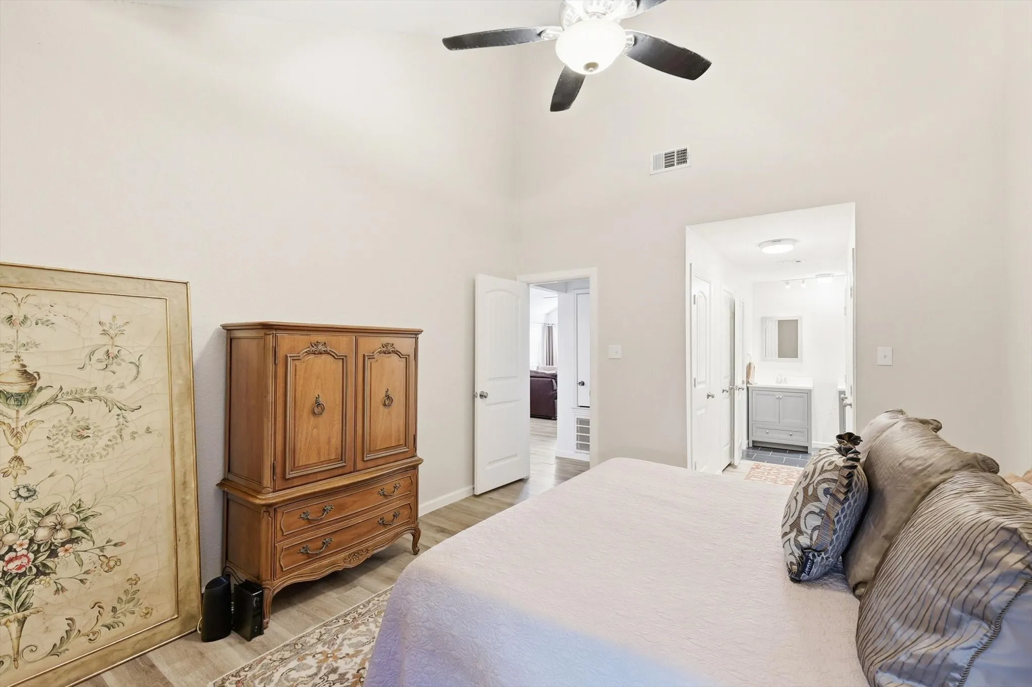 Single Family Residence For Sale in Tarrant County , 807 Windcrest Drive, Keller, Texas 76248, 2 Bedrooms, 2 Bathrooms, Garage spaces, 1,179 Sqft, built in 1983, Preowned, Price $276,000, mls#21135756, Real Estate Agent in Keller, Homes For Sale in Tarrant county, Homes For Sale in Keller, Realtor in Keller Texas, Real Estate Brokerage Independent Realty Texas, Luminita Cordes Realtor