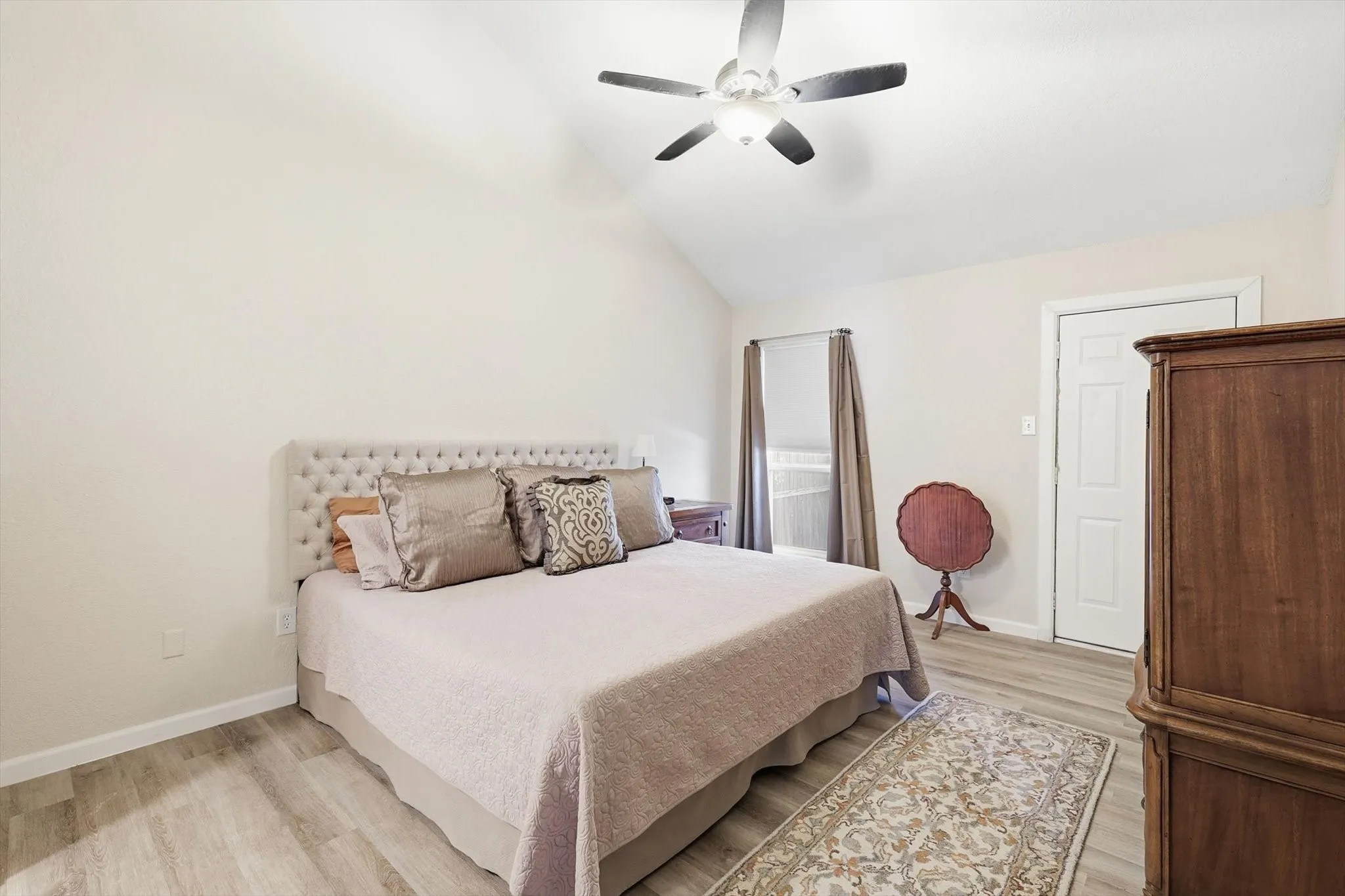 Single Family Residence For Sale in Tarrant County , 807 Windcrest Drive, Keller, Texas 76248, 2 Bedrooms, 2 Bathrooms, Garage spaces, 1,179 Sqft, built in 1983, Preowned, Price $276,000, mls#21135756, Real Estate Agent in Keller, Homes For Sale in Tarrant county, Homes For Sale in Keller, Realtor in Keller Texas, Real Estate Brokerage Independent Realty Texas, Luminita Cordes Realtor