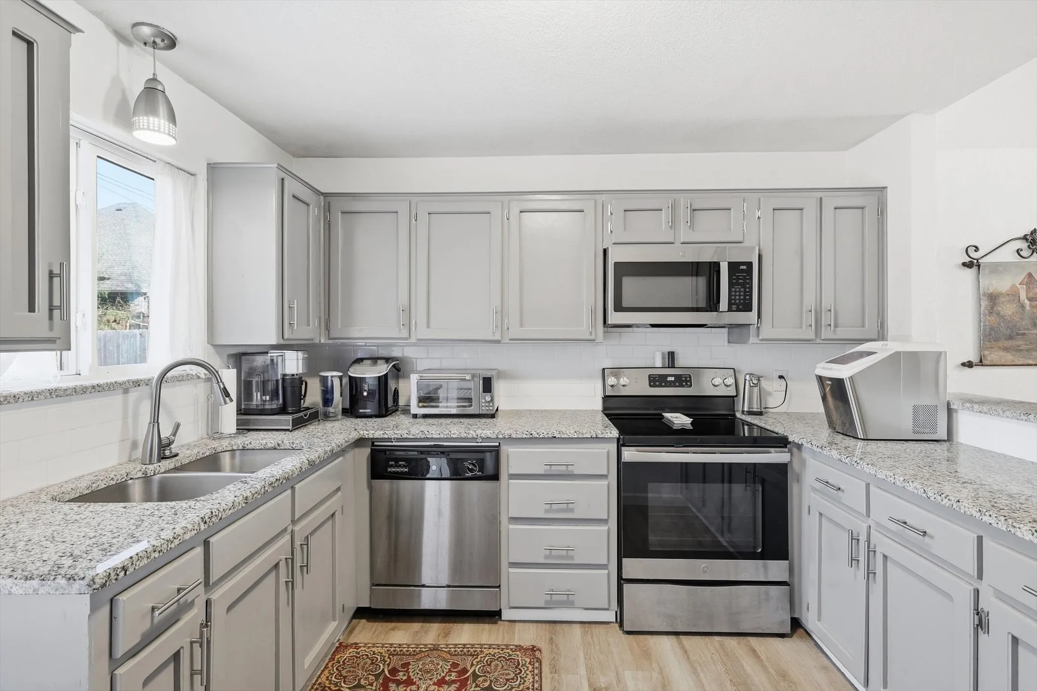 Single Family Residence For Sale in Tarrant County , 807 Windcrest Drive, Keller, Texas 76248, 2 Bedrooms, 2 Bathrooms, Garage spaces, 1,179 Sqft, built in 1983, Preowned, Price $276,000, mls#21135756, Real Estate Agent in Keller, Homes For Sale in Tarrant county, Homes For Sale in Keller, Realtor in Keller Texas, Real Estate Brokerage Independent Realty Texas, Luminita Cordes Realtor