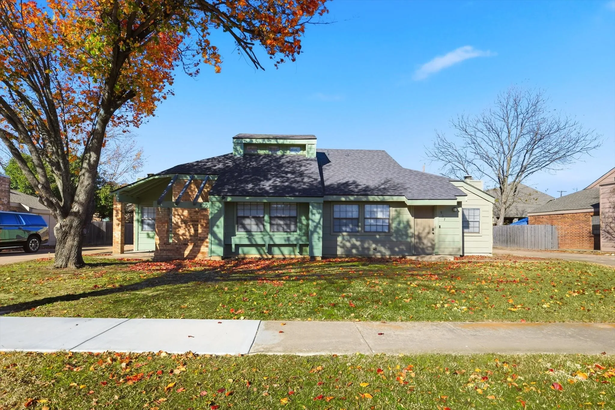 Single Family Residence For Sale in Tarrant County , 807 Windcrest Drive, Keller, Texas 76248, 2 Bedrooms, 2 Bathrooms, Garage spaces, 1,179 Sqft, built in 1983, Preowned, Price $276,000, mls#21135756, Real Estate Agent in Keller, Homes For Sale in Tarrant county, Homes For Sale in Keller, Realtor in Keller Texas, Real Estate Brokerage Independent Realty Texas, Luminita Cordes Realtor