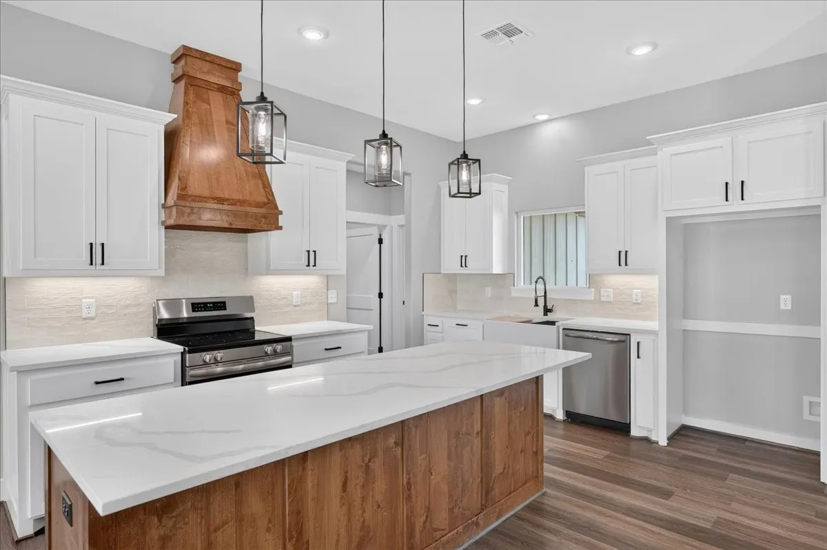 Single Family Residence For Sale in Van Zandt County , 697 VZ CR 3717, Edgewood, Texas 75117, 3 Bedroom, 2 Bathroom, 2 Garage spaces, 1,685 Sqft, built in 2026, mls#21137922, Real Estate Agent in Edgewood, Homes For Sale in Van Zandt county, Homes For Sale in Edgewood, Realtor in Edgewood Texas, Real Estate Brokerage Independent Realty Texas, Luminita Cordes Realtor