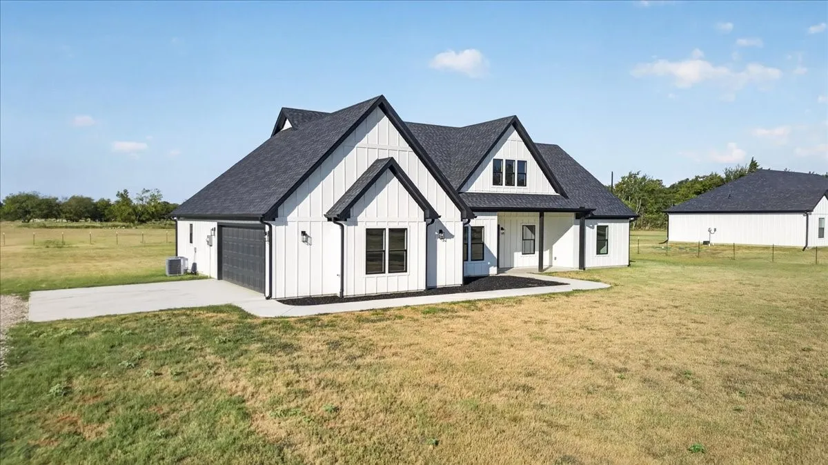 Single Family Residence For Sale in Van Zandt County , 697 VZ CR 3717, Edgewood, Texas 75117, 3 Bedroom, 2 Bathroom, 2 Garage spaces, 1,685 Sqft, built in 2026, mls#21137922, Real Estate Agent in Edgewood, Homes For Sale in Van Zandt county, Homes For Sale in Edgewood, Realtor in Edgewood Texas, Real Estate Brokerage Independent Realty Texas, Luminita Cordes Realtor