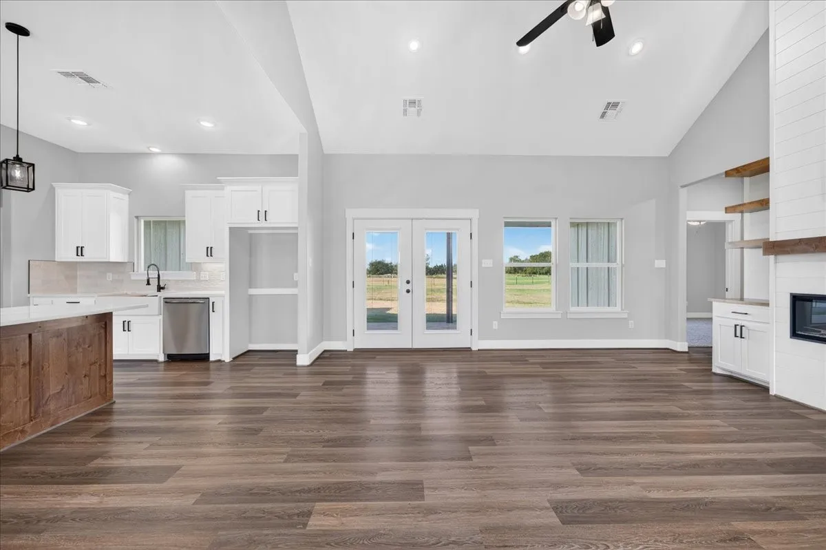 Single Family Residence For Sale in Van Zandt County , 697 VZ CR 3717, Edgewood, Texas 75117, 3 Bedroom, 2 Bathroom, 2 Garage spaces, 1,685 Sqft, built in 2026, mls#21137922, Real Estate Agent in Edgewood, Homes For Sale in Van Zandt county, Homes For Sale in Edgewood, Realtor in Edgewood Texas, Real Estate Brokerage Independent Realty Texas, Luminita Cordes Realtor