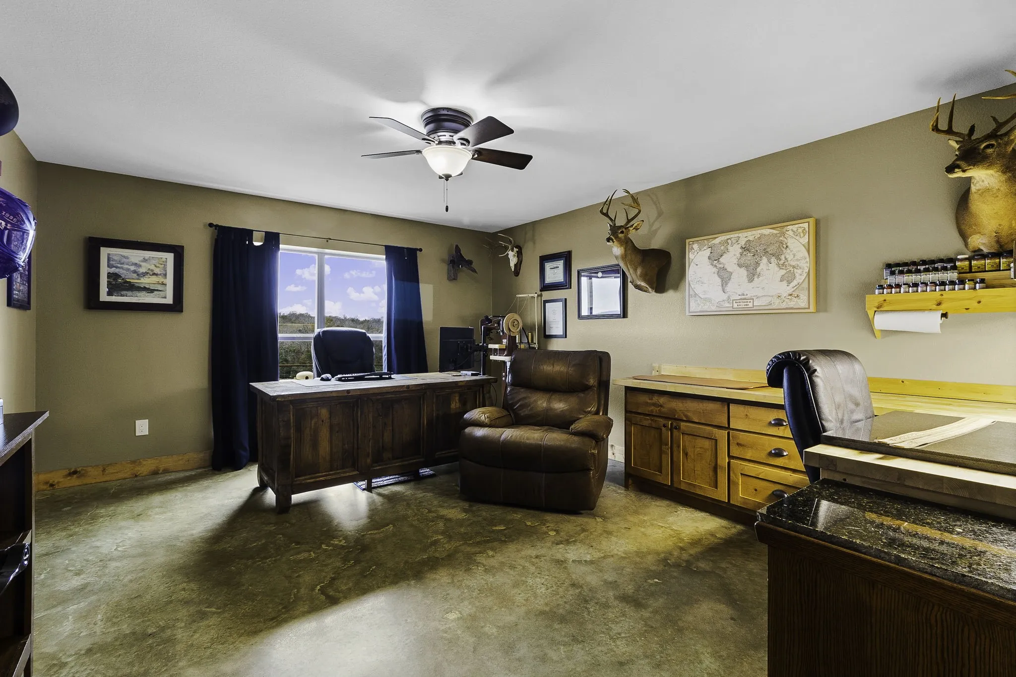 Farm For Sale in Leon County , 3200 Tx-75, Buffalo, Texas 75831, 6 Bedrooms, 3 Bathrooms, 2 Garage spaces, 3,861 Sqft, built in 2018, Preowned, Price $1,720,000, mls#21138083, Real Estate Agent in Buffalo, Homes For Sale in Leon county, Homes For Sale in Buffalo, Realtor in Buffalo Texas, Real Estate Brokerage Independent Realty Texas, Luminita Cordes Realtor
