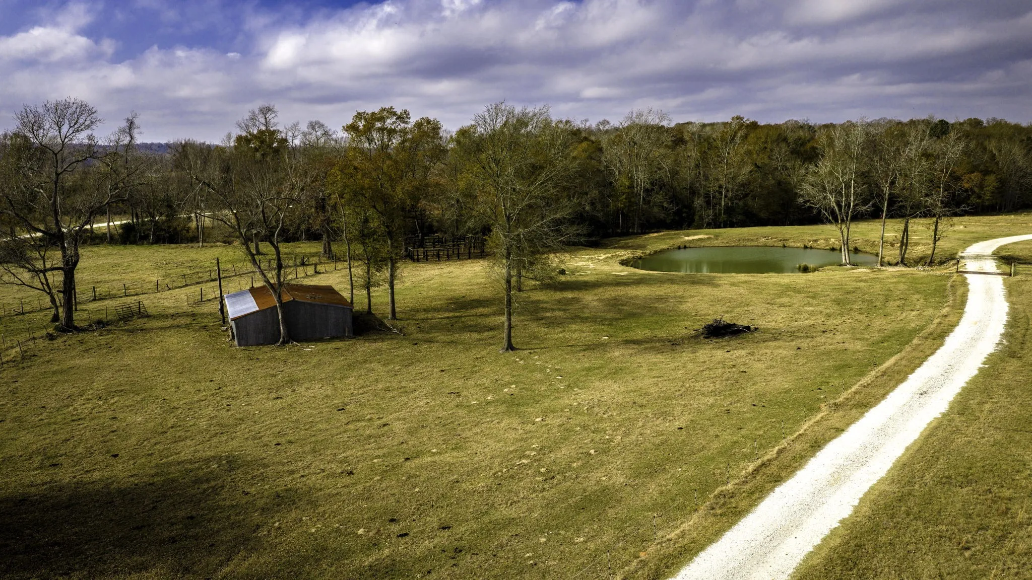 Farm For Sale in Leon County , 3200 Tx-75, Buffalo, Texas 75831, 6 Bedrooms, 3 Bathrooms, 2 Garage spaces, 3,861 Sqft, built in 2018, Preowned, Price $1,720,000, mls#21138083, Real Estate Agent in Buffalo, Homes For Sale in Leon county, Homes For Sale in Buffalo, Realtor in Buffalo Texas, Real Estate Brokerage Independent Realty Texas, Luminita Cordes Realtor