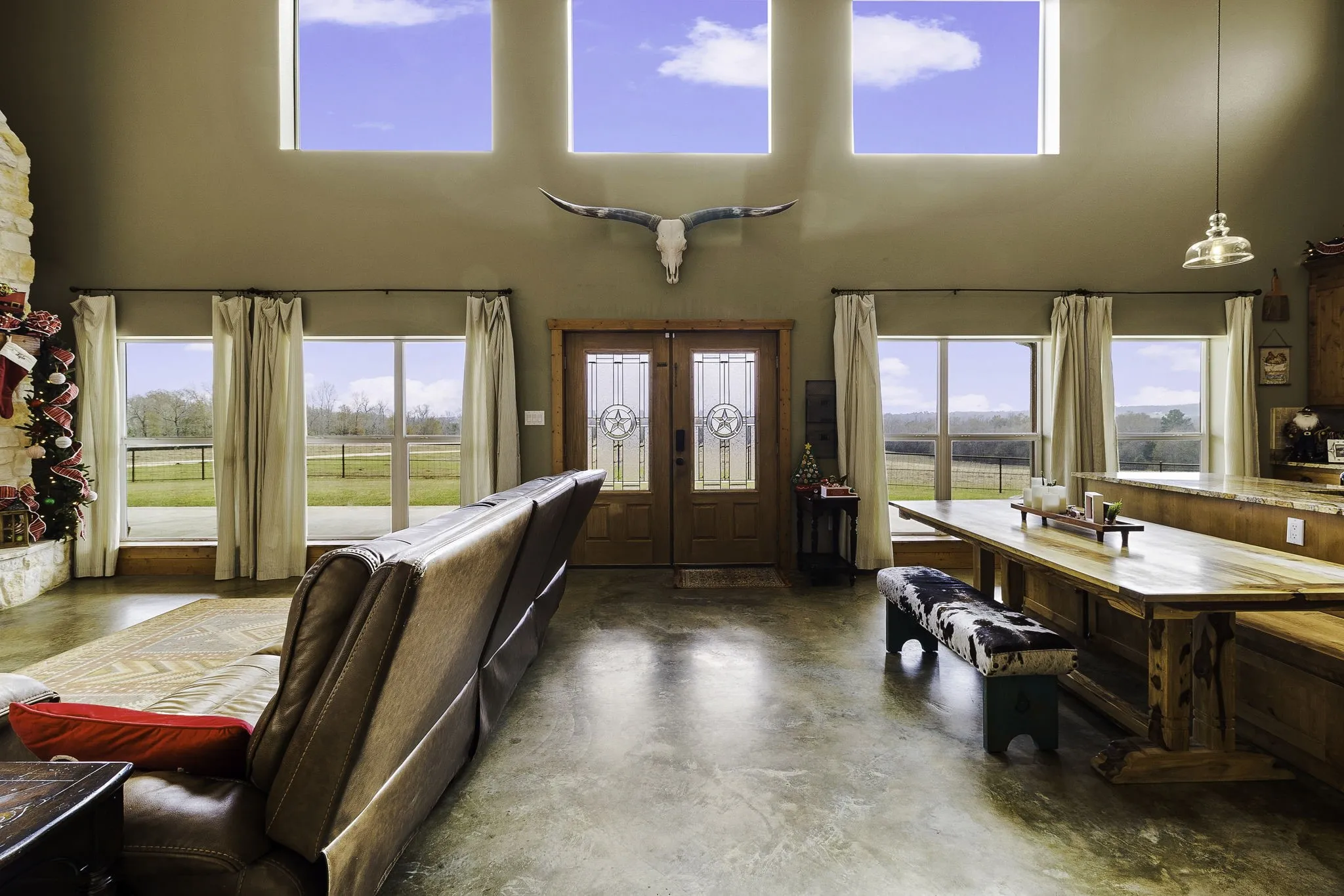 Farm For Sale in Leon County , 3200 Tx-75, Buffalo, Texas 75831, 6 Bedrooms, 3 Bathrooms, 2 Garage spaces, 3,861 Sqft, built in 2018, Preowned, Price $1,720,000, mls#21138083, Real Estate Agent in Buffalo, Homes For Sale in Leon county, Homes For Sale in Buffalo, Realtor in Buffalo Texas, Real Estate Brokerage Independent Realty Texas, Luminita Cordes Realtor