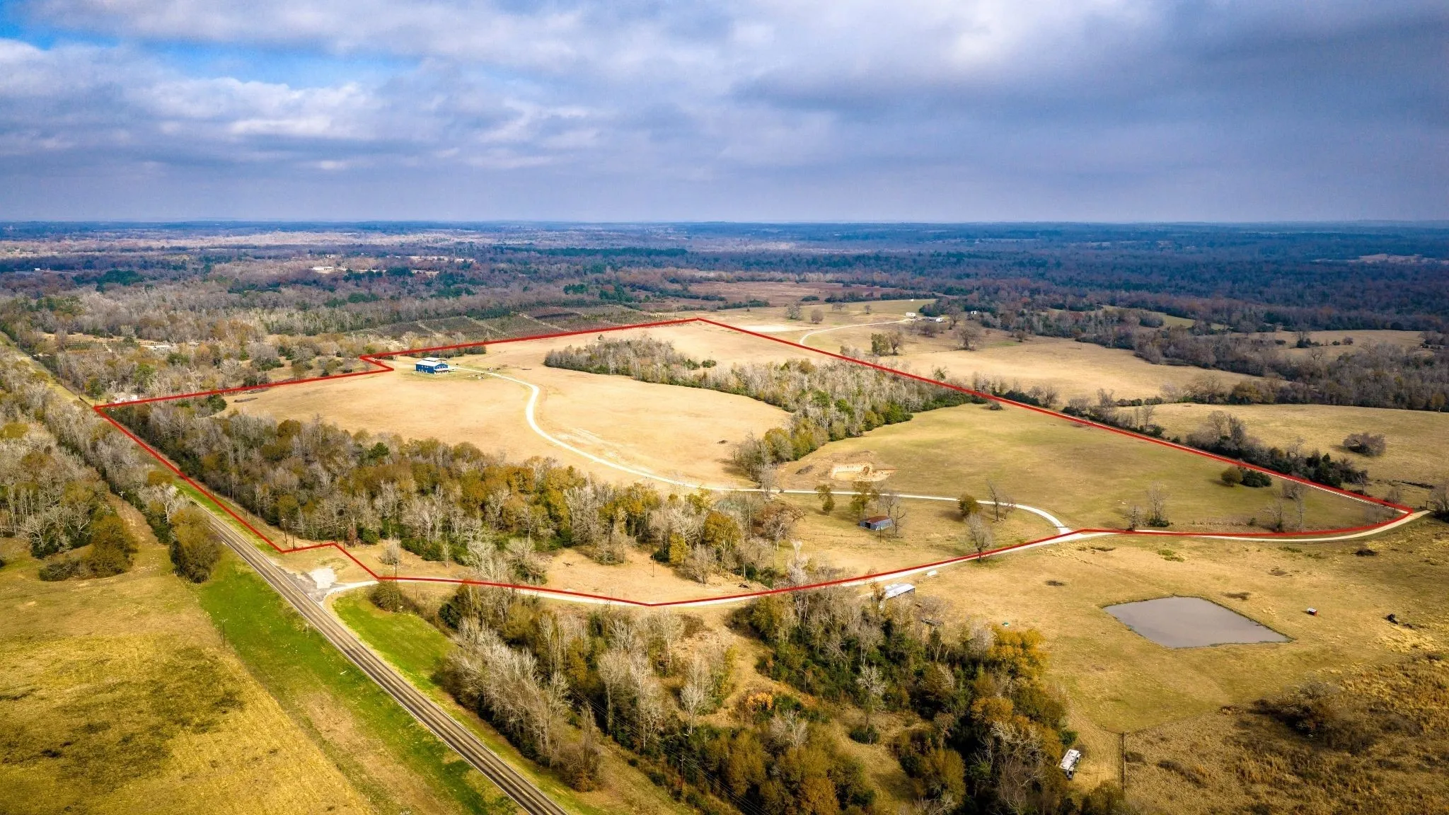 Farm For Sale in Leon County , 3200 Tx-75, Buffalo, Texas 75831, 6 Bedrooms, 3 Bathrooms, 2 Garage spaces, 3,861 Sqft, built in 2018, Preowned, Price $1,720,000, mls#21138083, Real Estate Agent in Buffalo, Homes For Sale in Leon county, Homes For Sale in Buffalo, Realtor in Buffalo Texas, Real Estate Brokerage Independent Realty Texas, Luminita Cordes Realtor