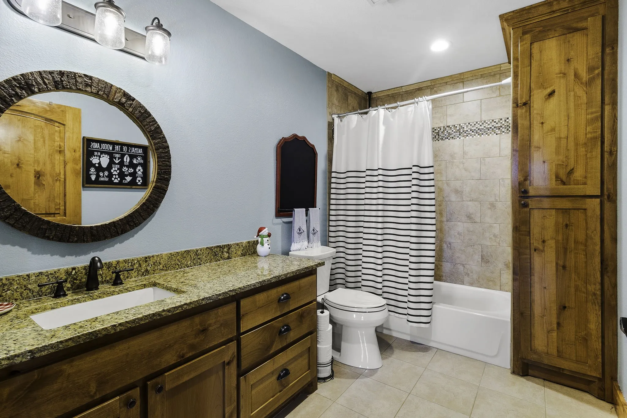 Farm For Sale in Leon County , 3200 Tx-75, Buffalo, Texas 75831, 6 Bedrooms, 3 Bathrooms, 2 Garage spaces, 3,861 Sqft, built in 2018, Preowned, Price $1,720,000, mls#21138083, Real Estate Agent in Buffalo, Homes For Sale in Leon county, Homes For Sale in Buffalo, Realtor in Buffalo Texas, Real Estate Brokerage Independent Realty Texas, Luminita Cordes Realtor