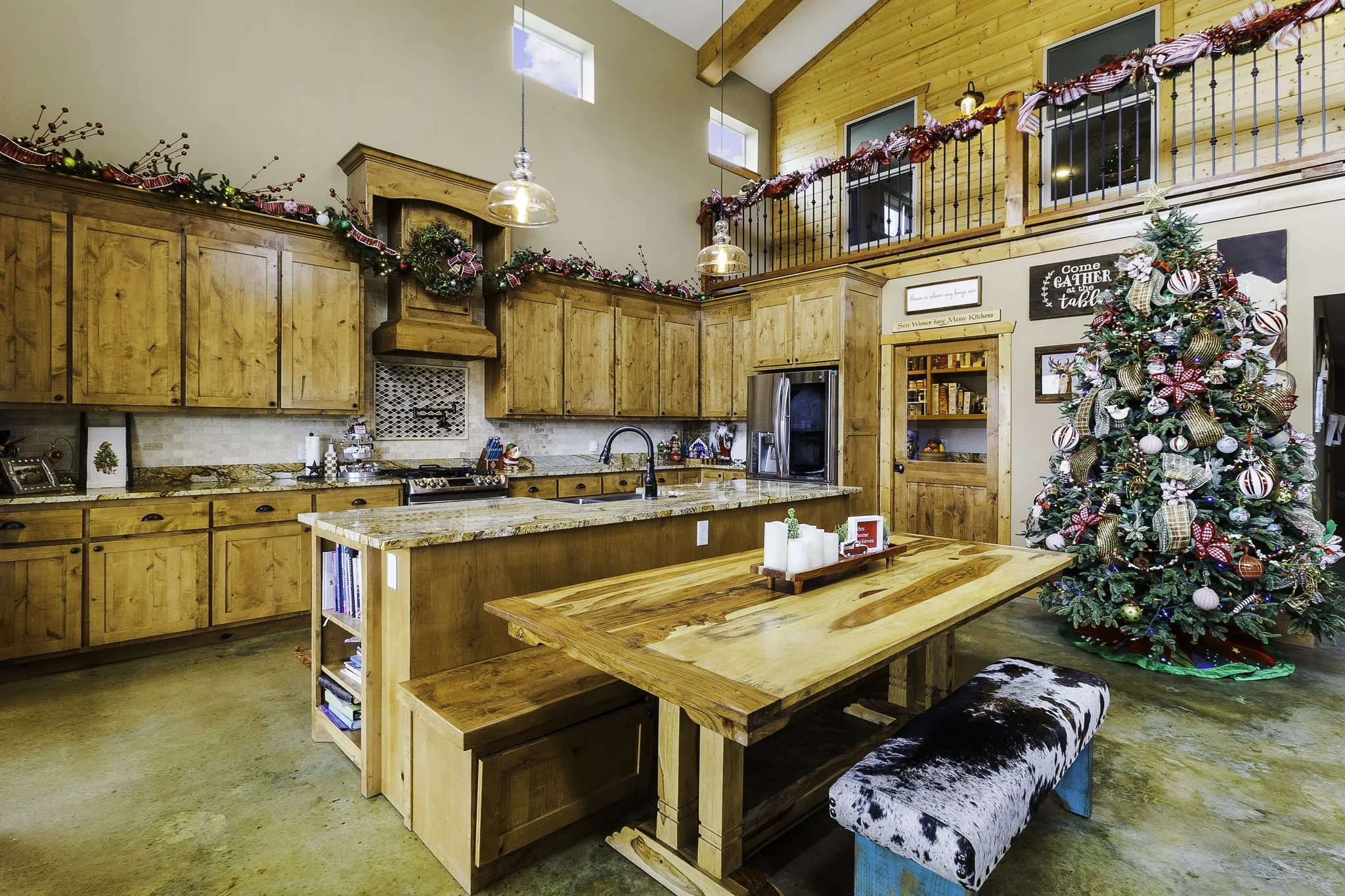 Farm For Sale in Leon County , 3200 Tx-75, Buffalo, Texas 75831, 6 Bedrooms, 3 Bathrooms, 2 Garage spaces, 3,861 Sqft, built in 2018, Preowned, Price $1,720,000, mls#21138083, Real Estate Agent in Buffalo, Homes For Sale in Leon county, Homes For Sale in Buffalo, Realtor in Buffalo Texas, Real Estate Brokerage Independent Realty Texas, Luminita Cordes Realtor