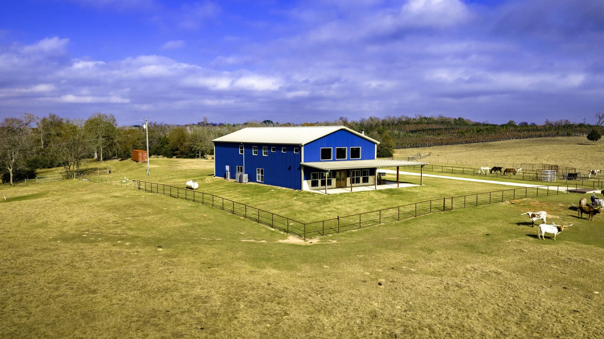 Farm For Sale in Leon County , 3200 Tx-75, Buffalo, Texas 75831, 6 Bedrooms, 3 Bathrooms, 2 Garage spaces, 3,861 Sqft, built in 2018, Preowned, Price $1,720,000, mls#21138083, Real Estate Agent in Buffalo, Homes For Sale in Leon county, Homes For Sale in Buffalo, Realtor in Buffalo Texas, Real Estate Brokerage Independent Realty Texas, Luminita Cordes Realtor