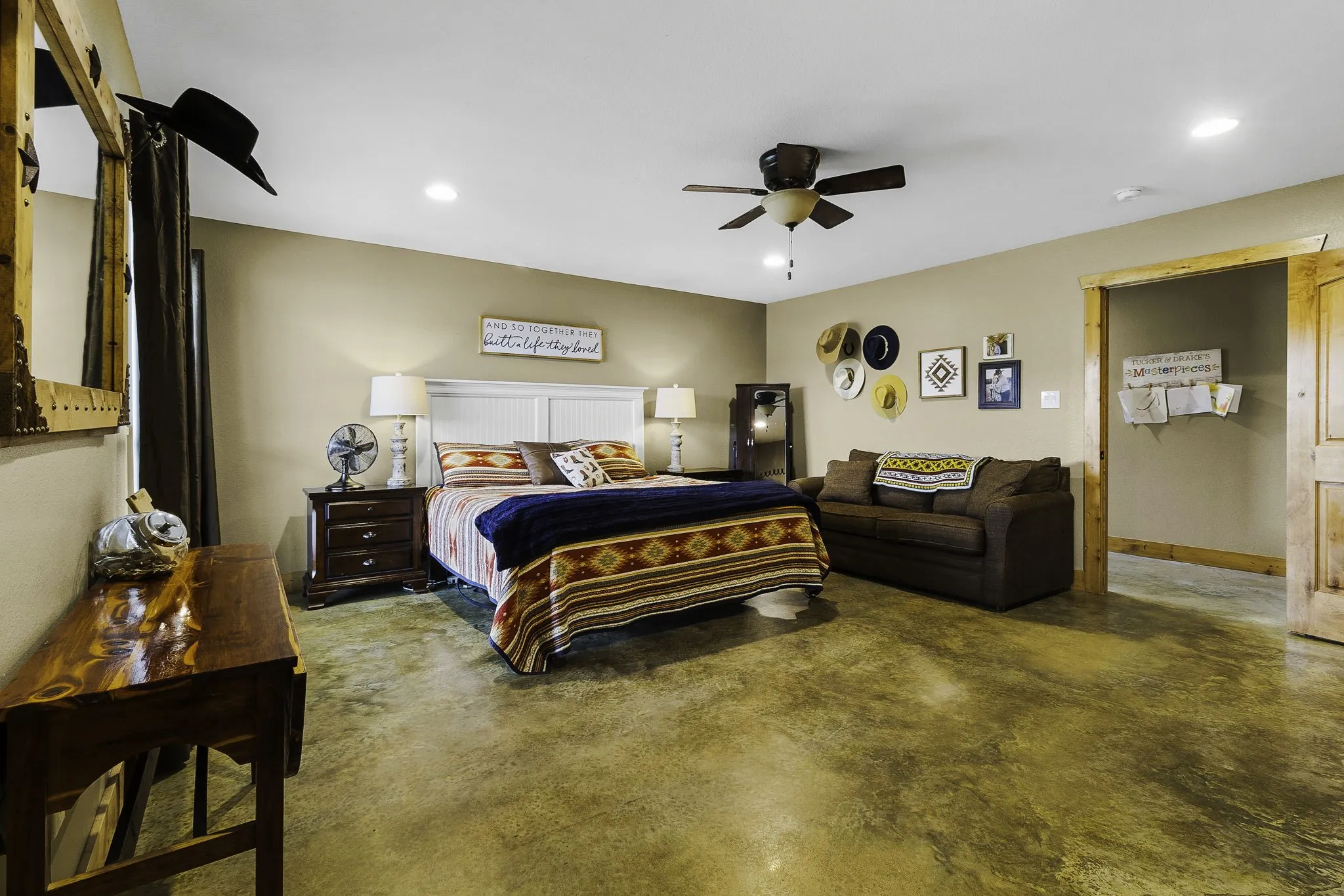 Farm For Sale in Leon County , 3200 Tx-75, Buffalo, Texas 75831, 6 Bedrooms, 3 Bathrooms, 2 Garage spaces, 3,861 Sqft, built in 2018, Preowned, Price $1,720,000, mls#21138083, Real Estate Agent in Buffalo, Homes For Sale in Leon county, Homes For Sale in Buffalo, Realtor in Buffalo Texas, Real Estate Brokerage Independent Realty Texas, Luminita Cordes Realtor