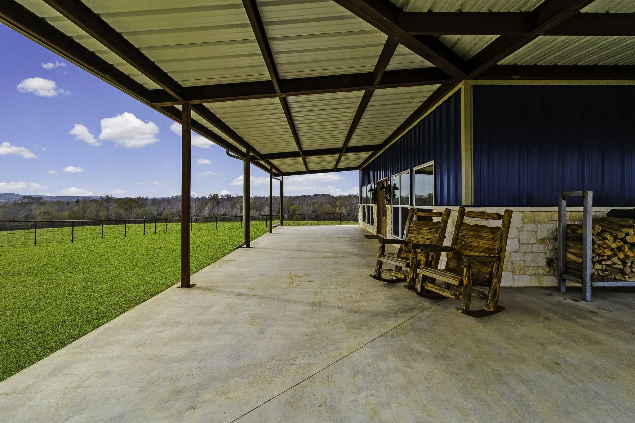 Farm For Sale in Leon County , 3200 Tx-75, Buffalo, Texas 75831, 6 Bedrooms, 3 Bathrooms, 2 Garage spaces, 3,861 Sqft, built in 2018, Preowned, Price $1,720,000, mls#21138083, Real Estate Agent in Buffalo, Homes For Sale in Leon county, Homes For Sale in Buffalo, Realtor in Buffalo Texas, Real Estate Brokerage Independent Realty Texas, Luminita Cordes Realtor