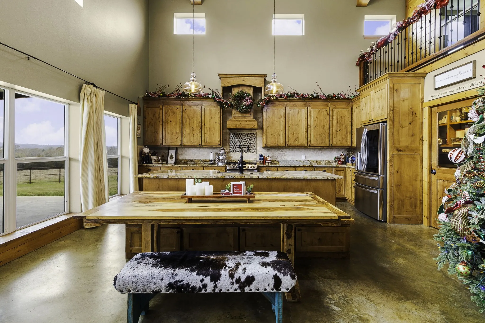 Farm For Sale in Leon County , 3200 Tx-75, Buffalo, Texas 75831, 6 Bedrooms, 3 Bathrooms, 2 Garage spaces, 3,861 Sqft, built in 2018, Preowned, Price $1,720,000, mls#21138083, Real Estate Agent in Buffalo, Homes For Sale in Leon county, Homes For Sale in Buffalo, Realtor in Buffalo Texas, Real Estate Brokerage Independent Realty Texas, Luminita Cordes Realtor